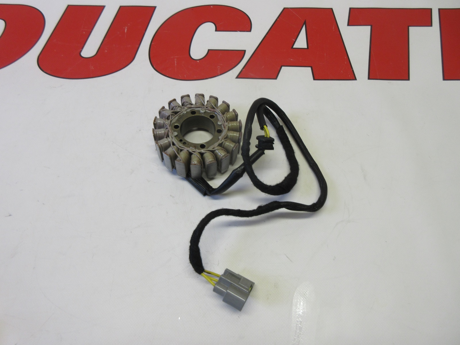 Ducati generator Alternator dynamo Monster 821 1200 1200S 1200R 26420501A