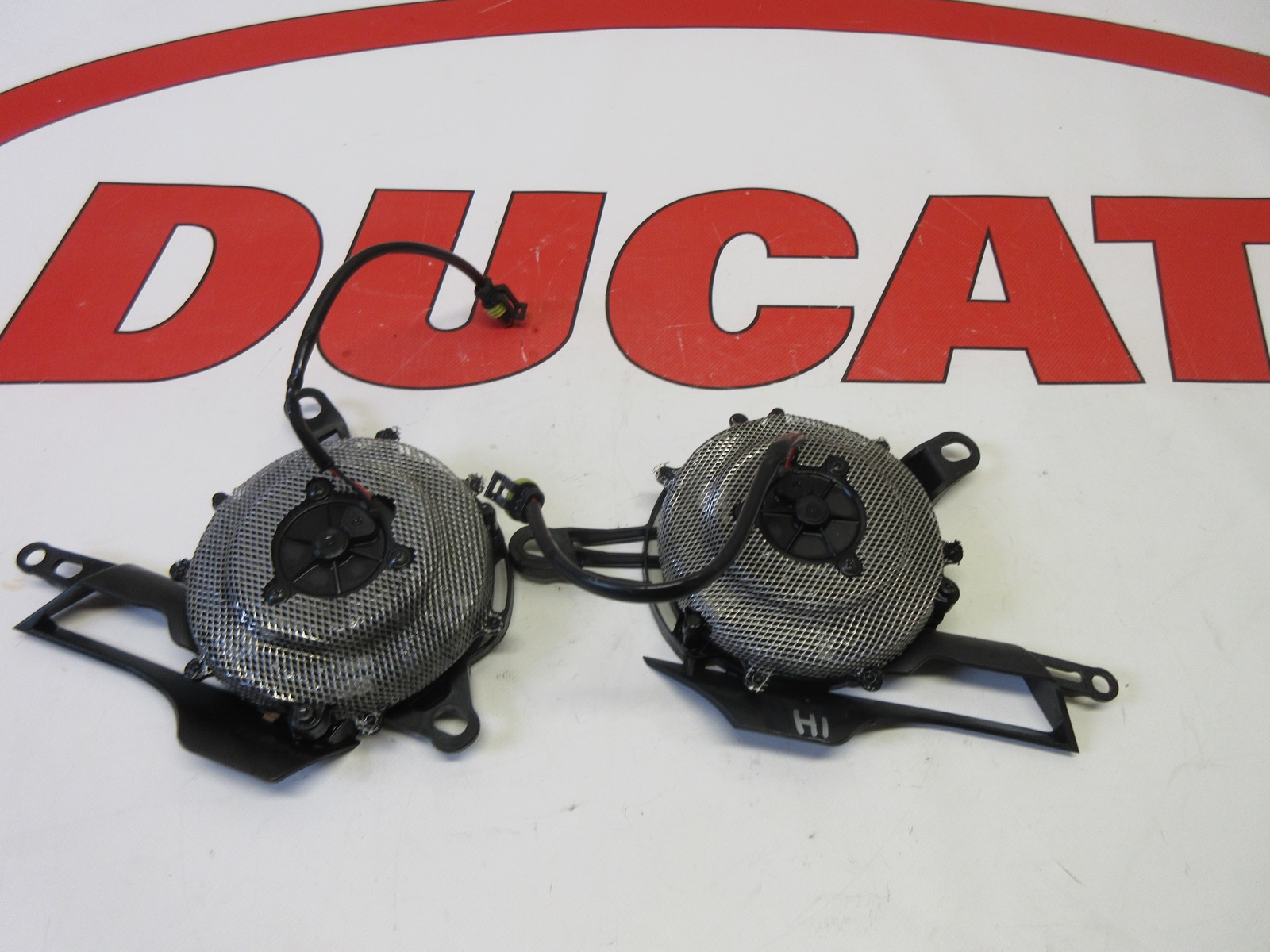 Ducati left & right hand electric radiator fan fans Diavel 1200 55040221A