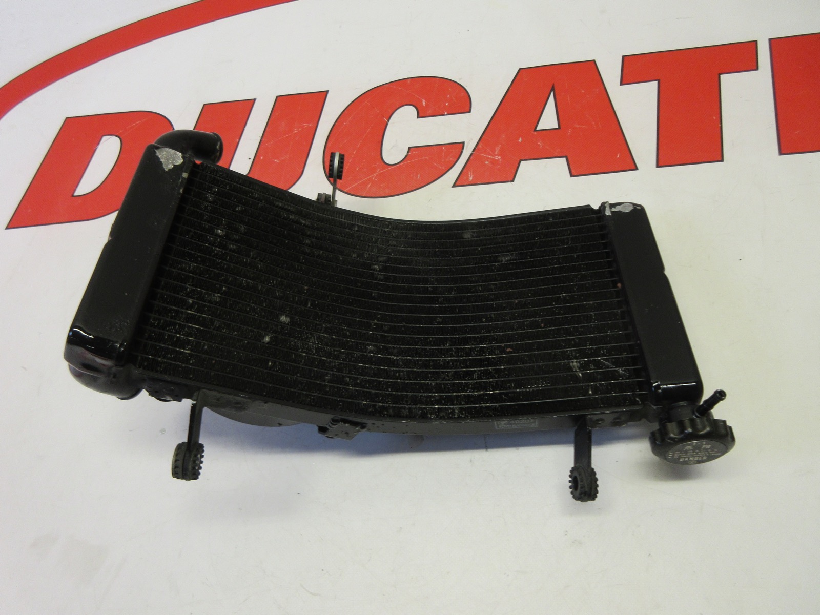 Ducati Radiator water cooler ST2 ST3 ST4 ST4S Sport Touring with cap 54840192A