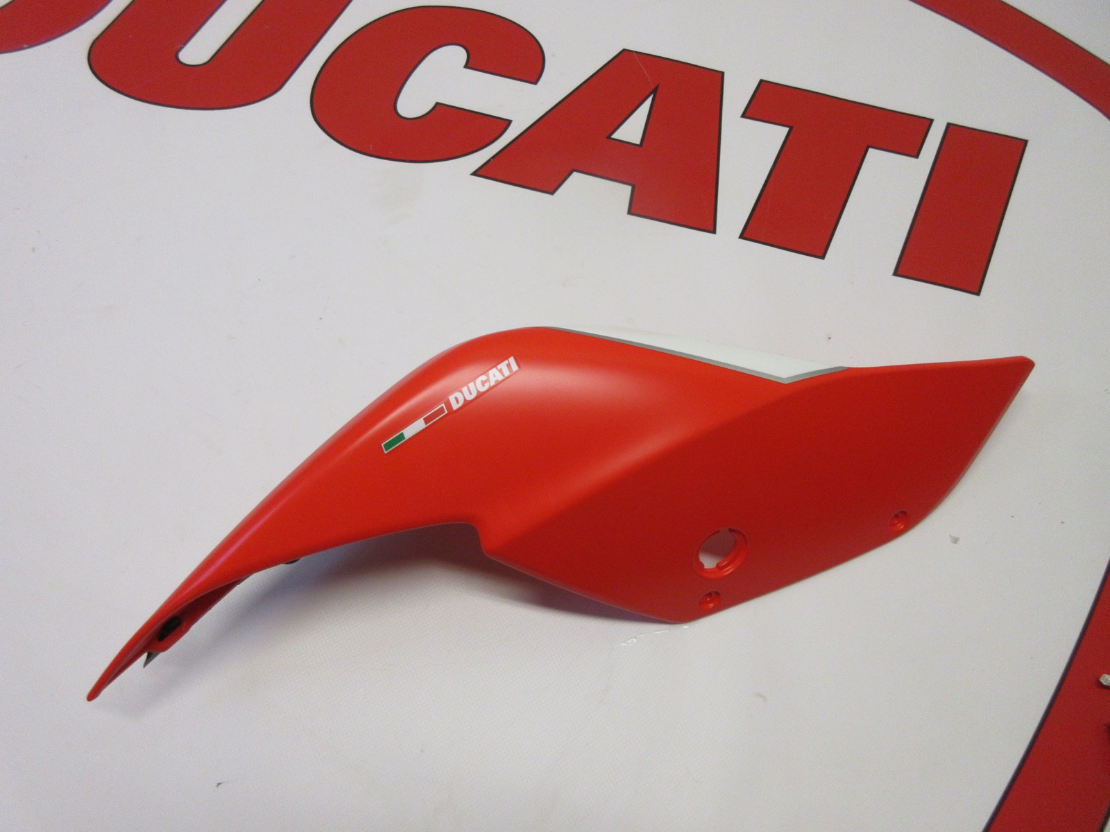 Ducati right rear seat fairing panel cover Panigale 959 Corse 48212561AA new
