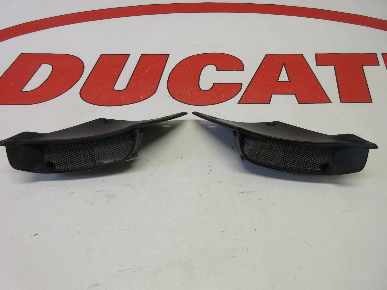 Ducati Diavel 1200 2011-2014 air conveyor right & left 48420912A 48420922A