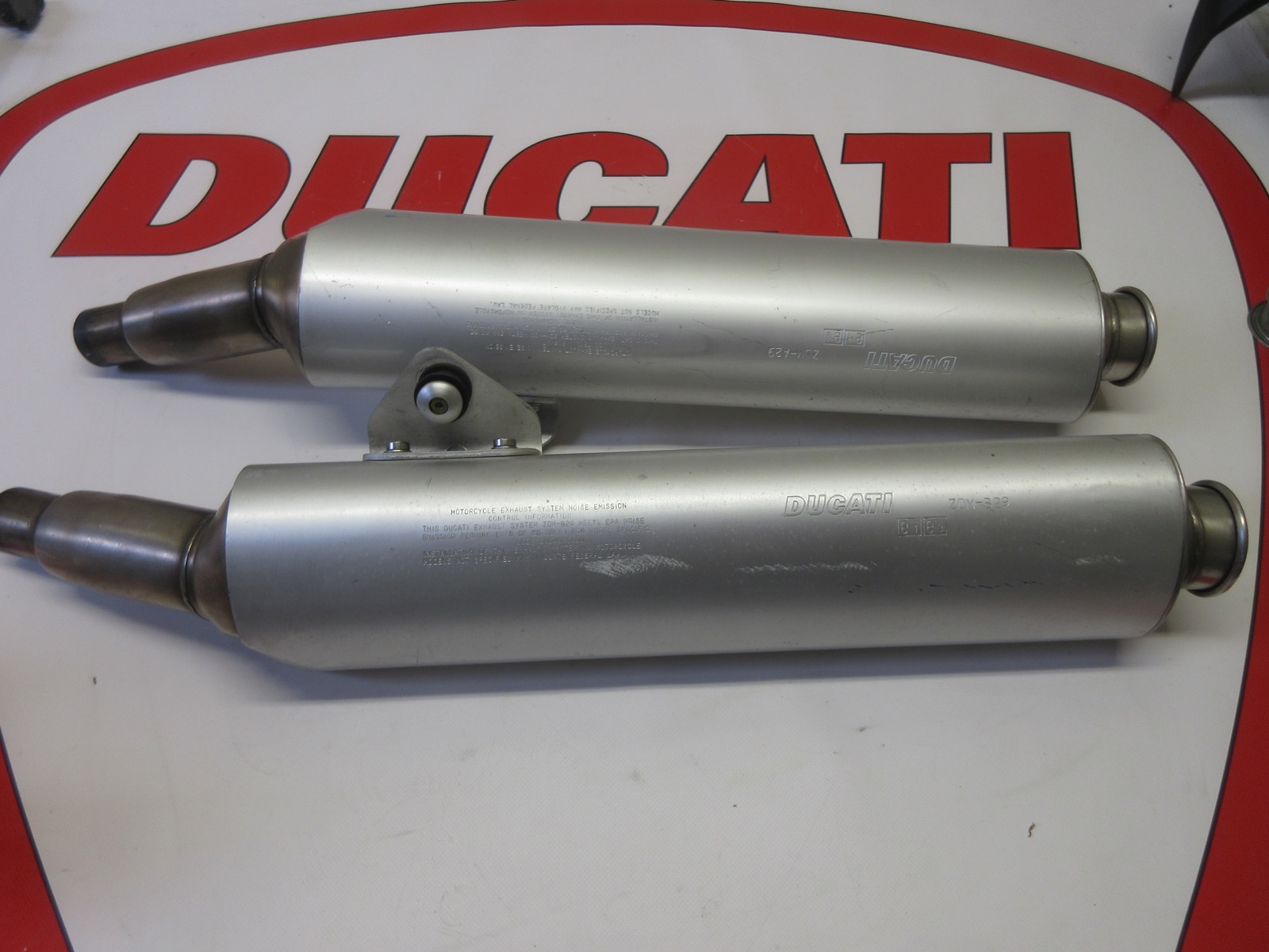 Ducati monster 829 outlet