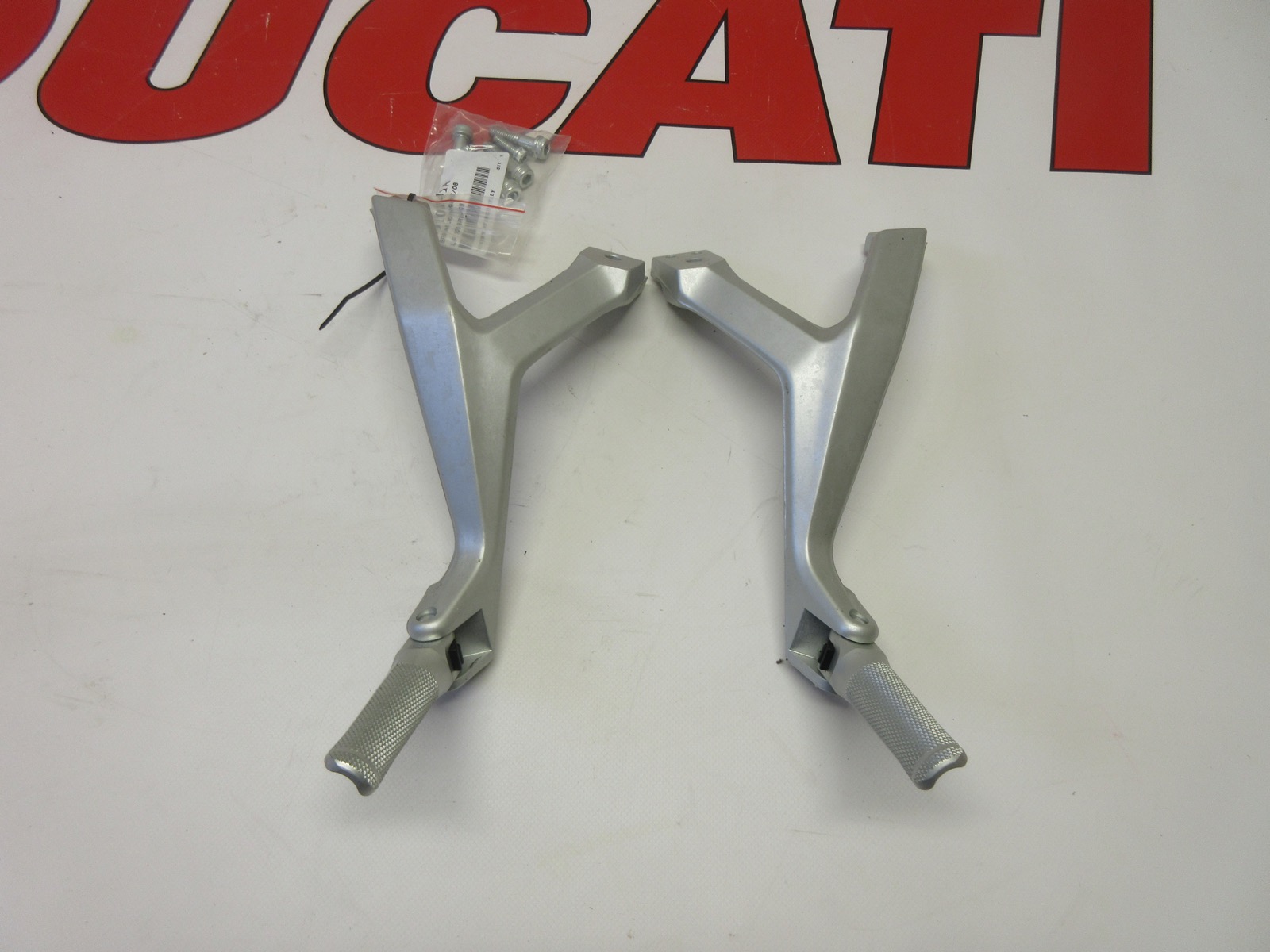 Ducati passenger steps set Panigale 899 1199 1299 V2 82411892BA 82411881BA