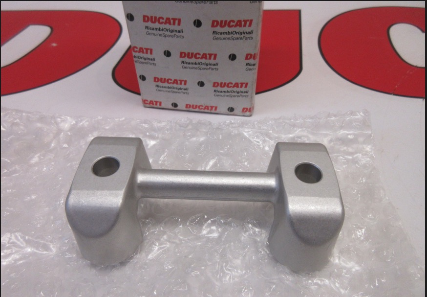 Ducati Multistrada 1100 lower handlebar holder bracket 36010461C