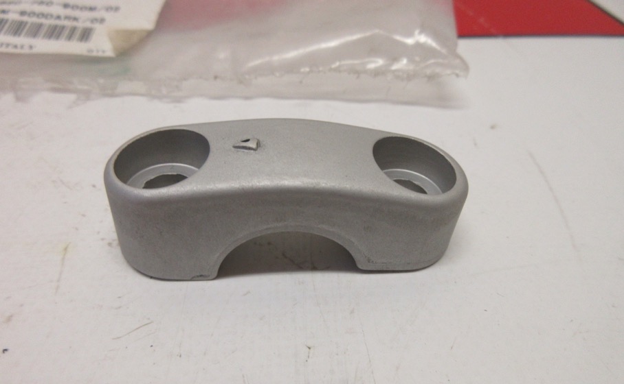 DUCATI HANDLEBAR HOLDER MONSTER 1000 400 620 S2R 800 36010331B