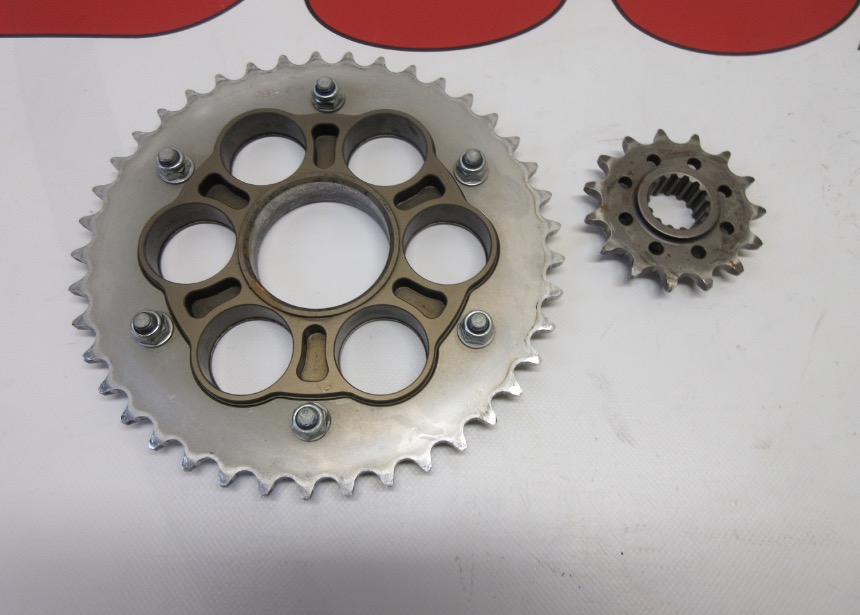 Ducati quick change sprocket & carrier 41 15 520 & chain Panigale Multistrada