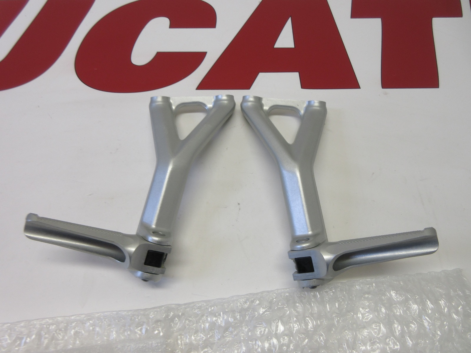 Ducati passenger rear footrests steps Panigale V4 V4S 82413591AA / 82413601AA