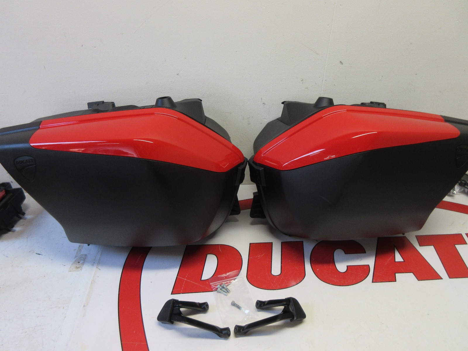 Ducati Performance side pannier set RED Multistrada 1200 96785610B