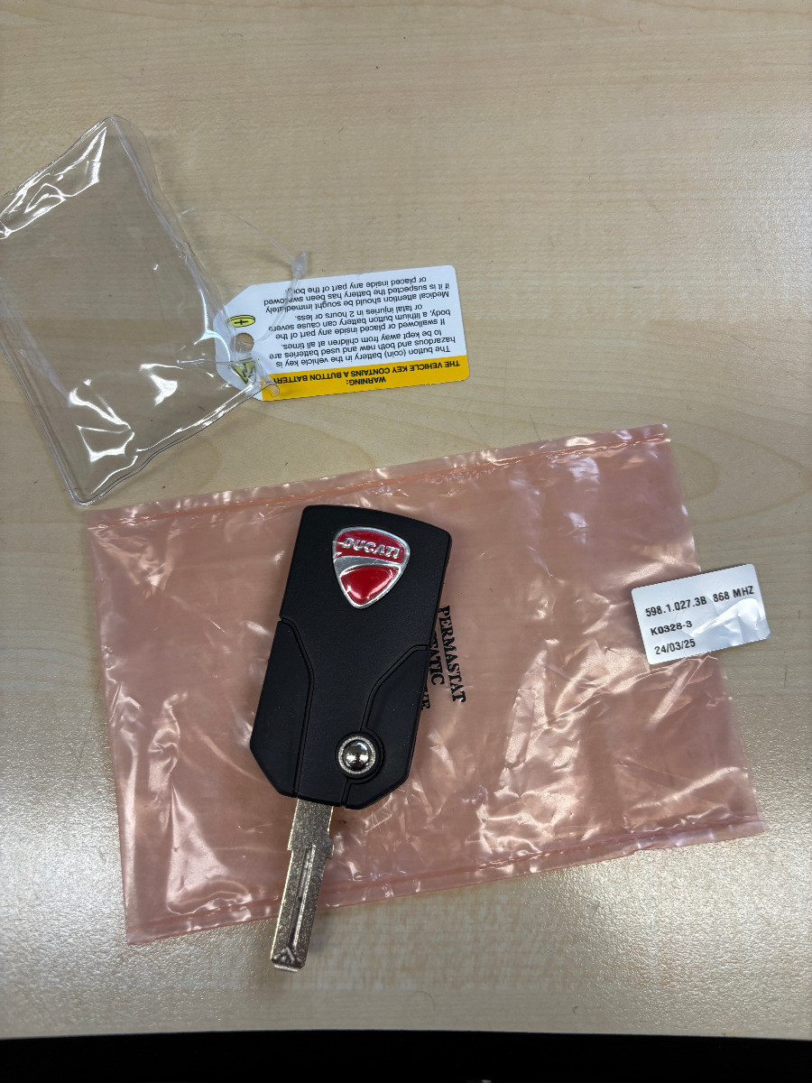 Ducati handsfree key / transponder Diavel Multistrada 1200 59810273B