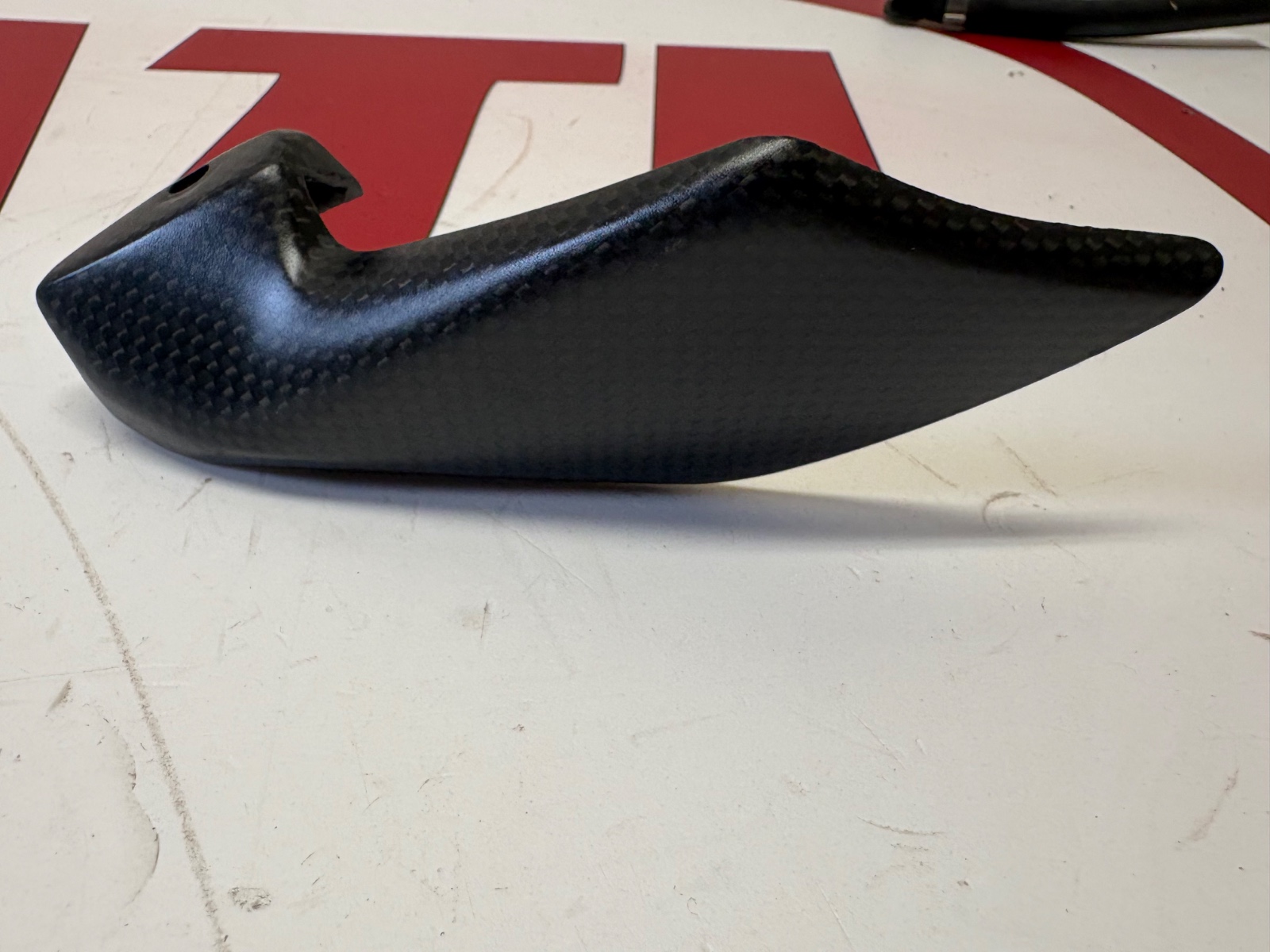 Ducati lower chain guard matt carbon Panigale R & 1199 1299 models 46016321A