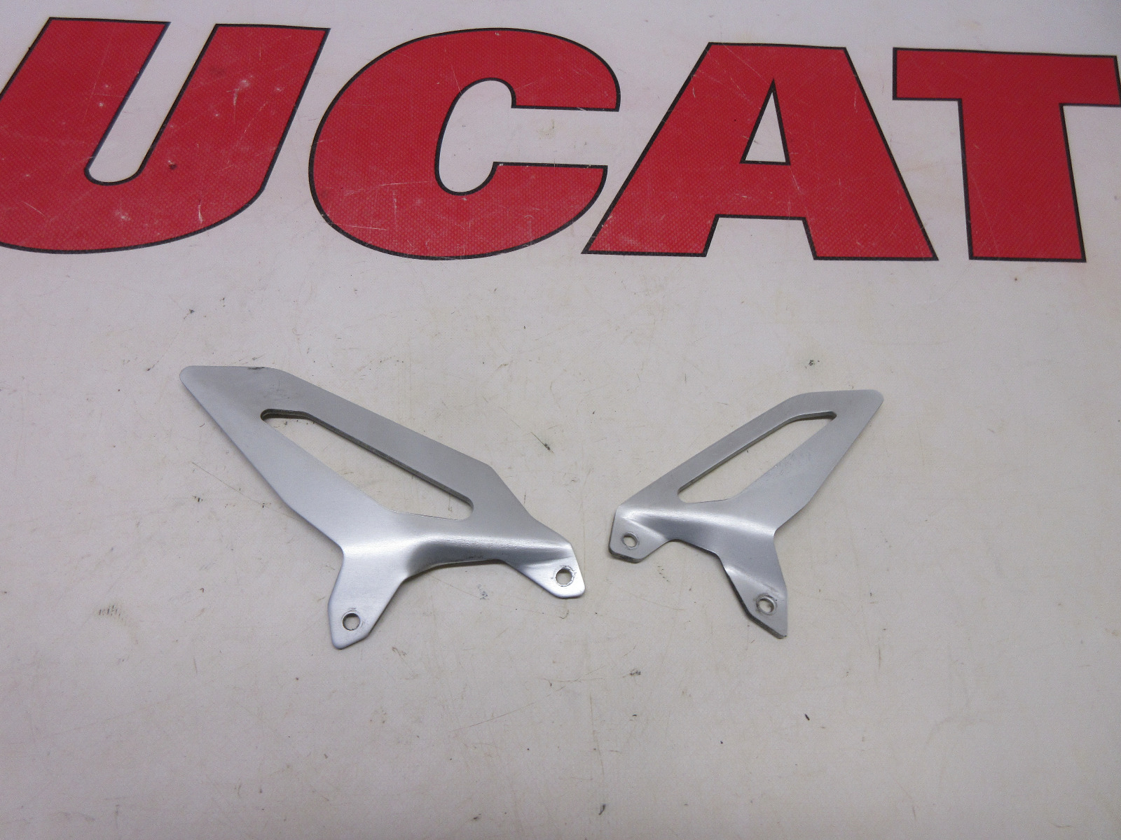 Ducati heelplate set Panigale 1199 1299 24714051BA