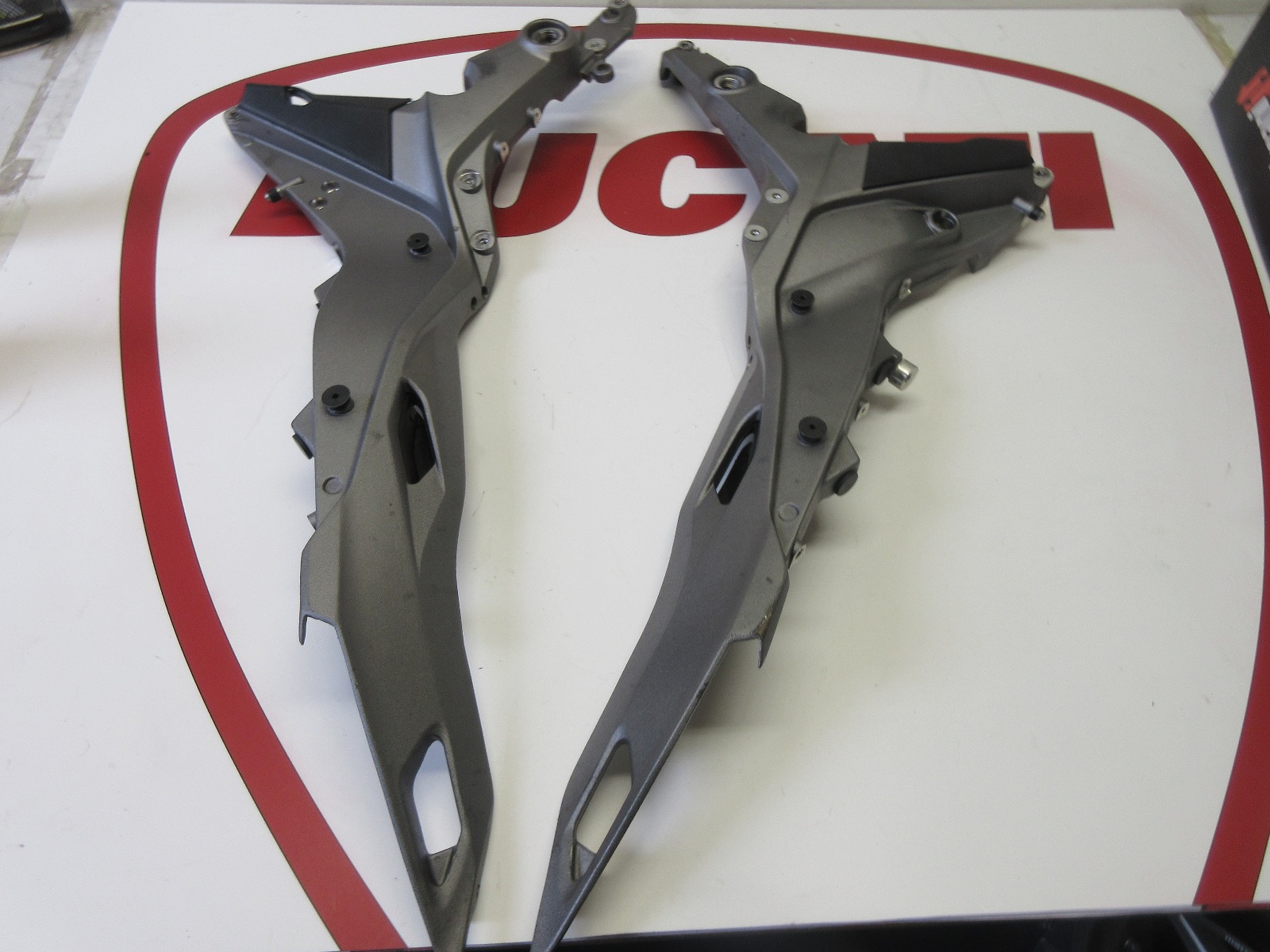 Ducati Multistrada 1200 S Pair side frames rear 47110511CA 47110523CA 2015 2016
