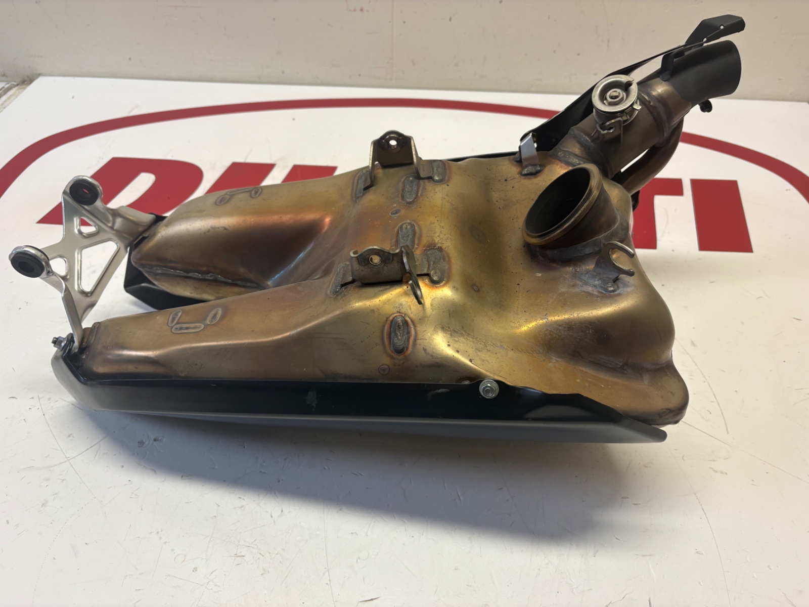 Ducati Exhaust silencer Streetfighter V2 and Panigale V2 57315372AA 57315371AA