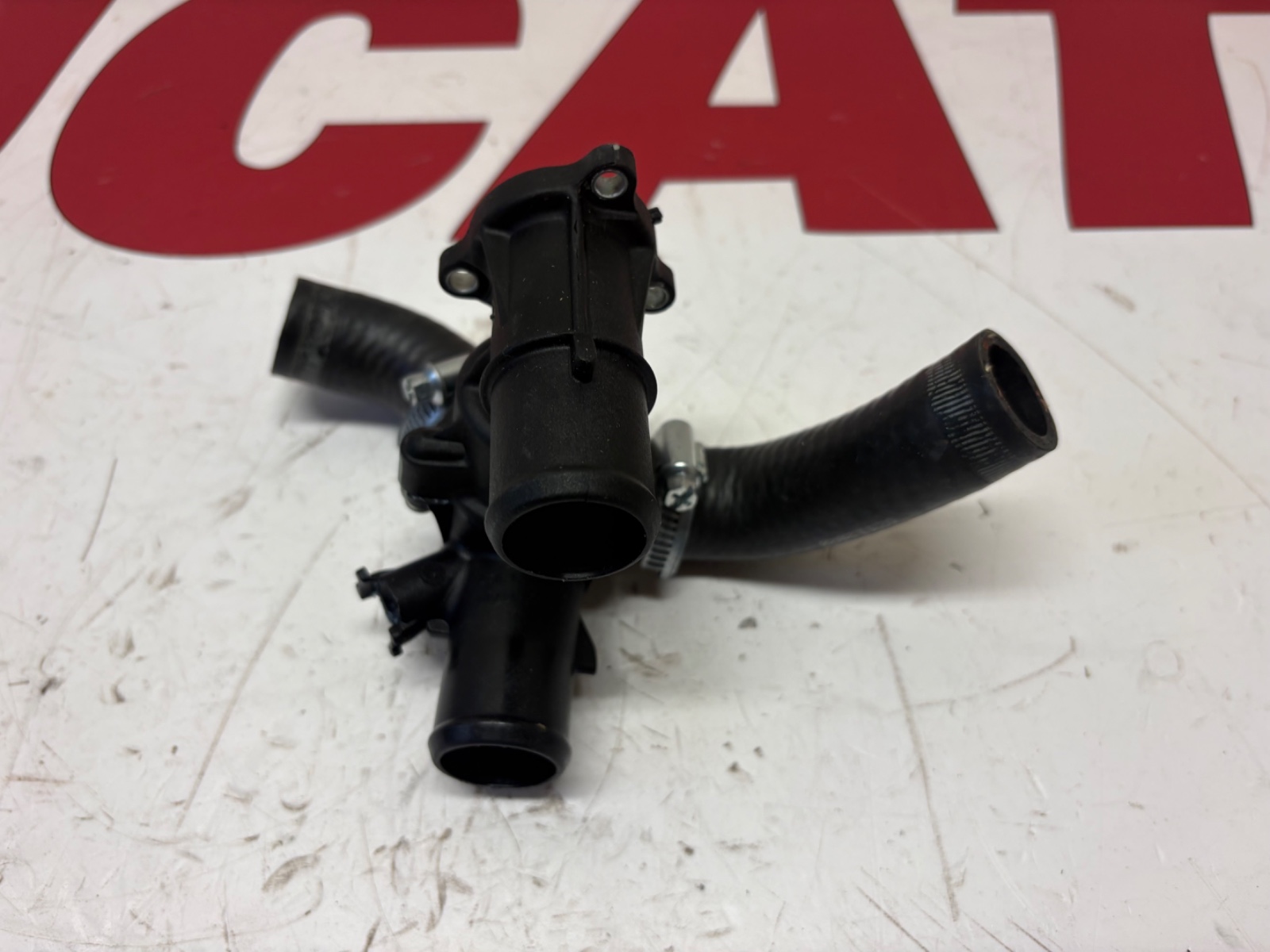 Ducati Panigale 899 1199 959 1299 V2 thermostat squirter housing hoses 55320122A