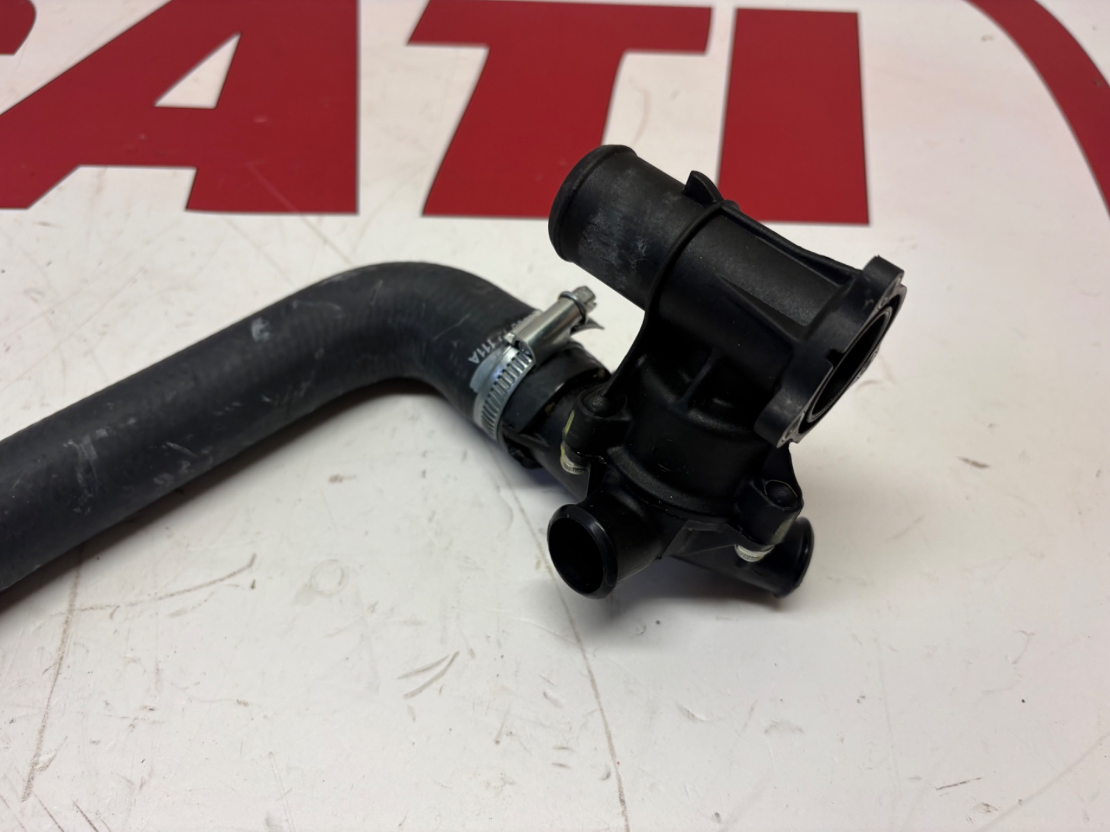 Ducati Panigale 1199 899 959 1299 V2 thermostat squirter housing hose 55320122A