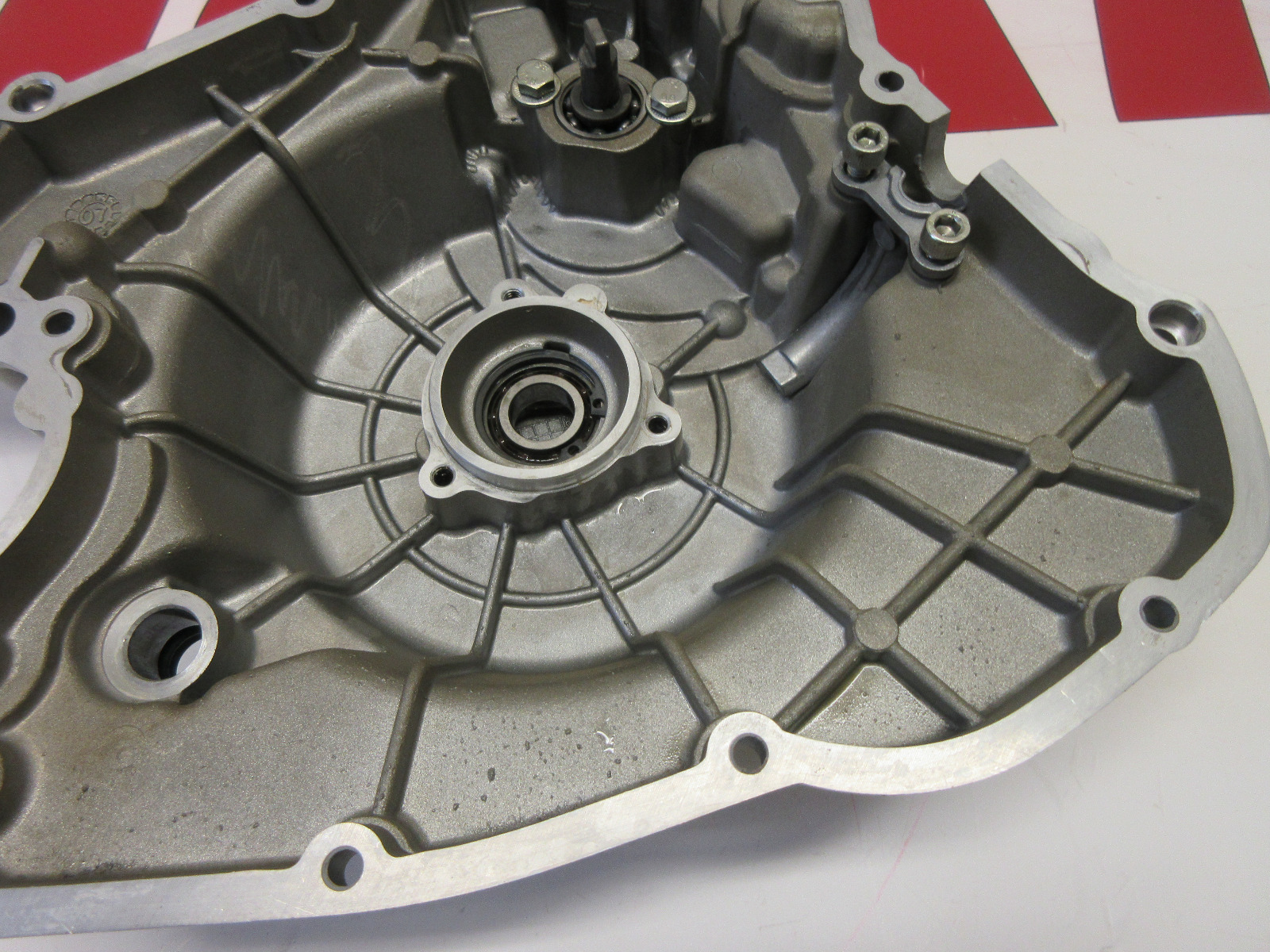24220771AD ドゥカティ純正 GENERATOR COVER JP店 24220882BC Ducati Engine cover alternator - KFM-Motorraeder