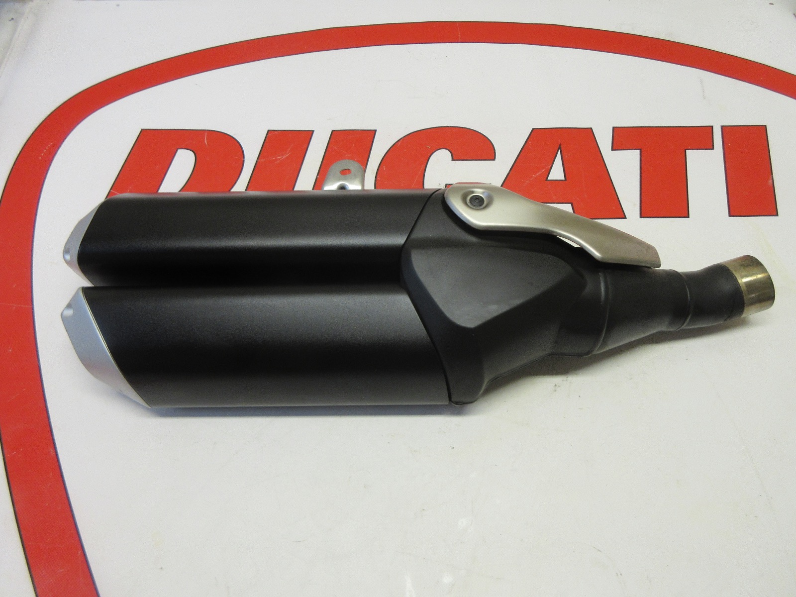 Ducati Monster 1200 S 1200 R 2016 2019 Silencer Exhaust Muffler Pipe 57322242BA