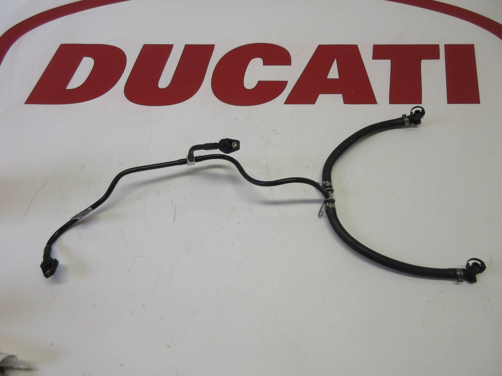 Ducati fuel lines pipe quick connectors 848 1098 1198 & Streetfighter 59020254A