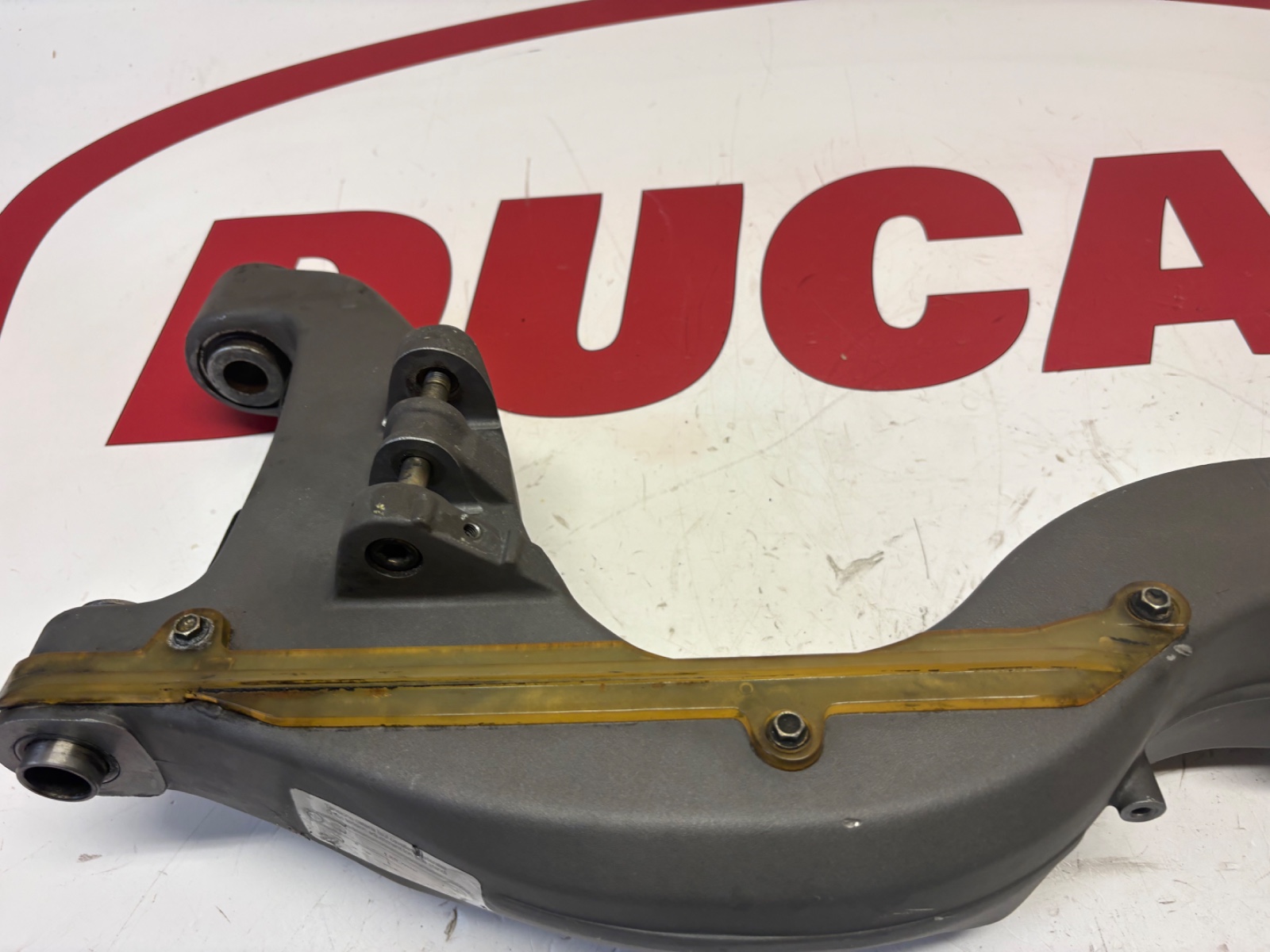 Ducati swing arm swingarm 748 916 996 998 Superbike 37010141A