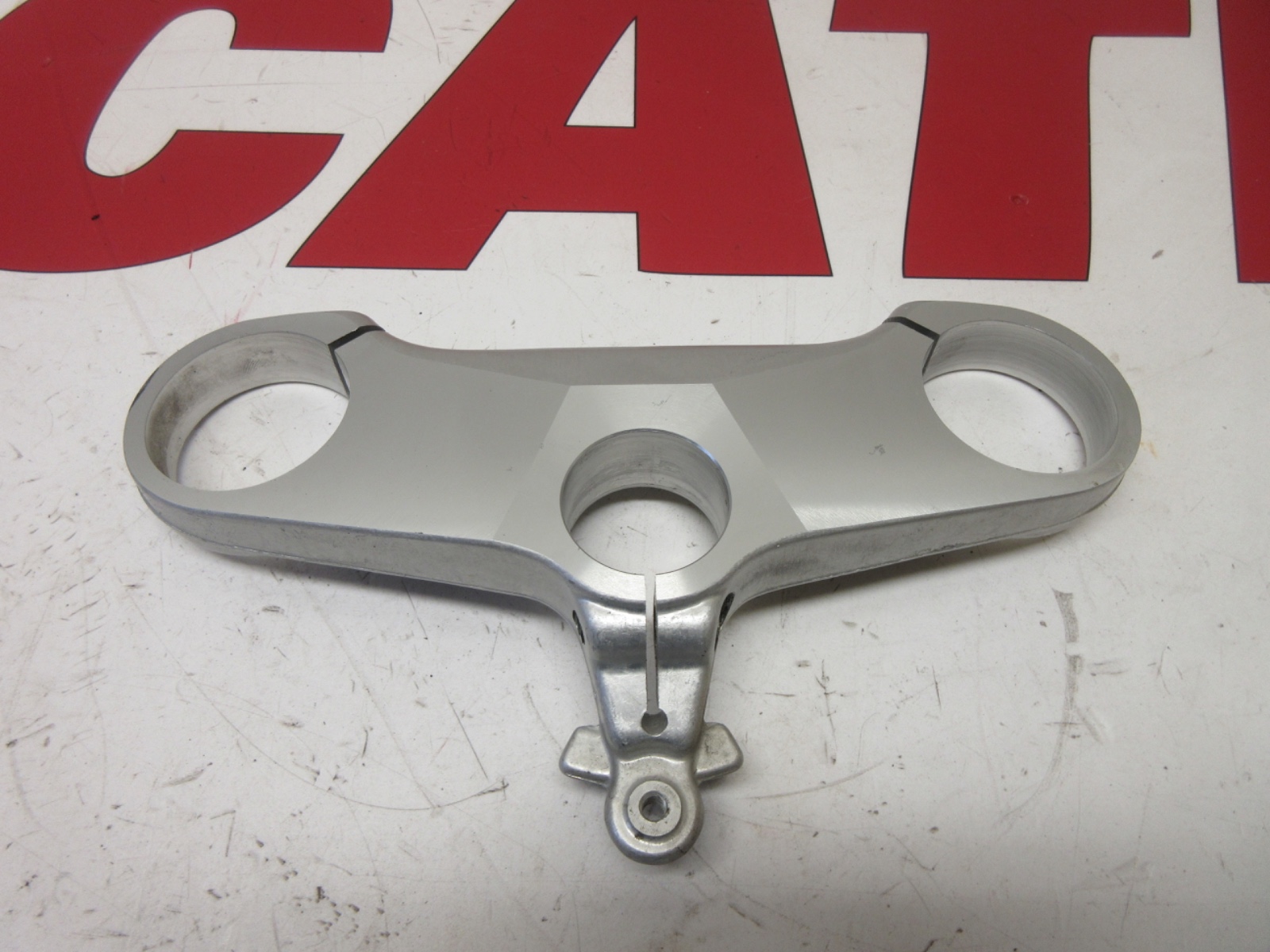 Ducati steering head top yoke triple clamp 748 916 996 998 34110111A