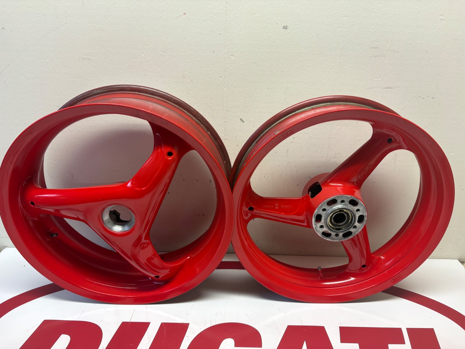 Ducati Brembo 3 spoke front & rear set wheel rim Senna Red 748 916 996 50120191A