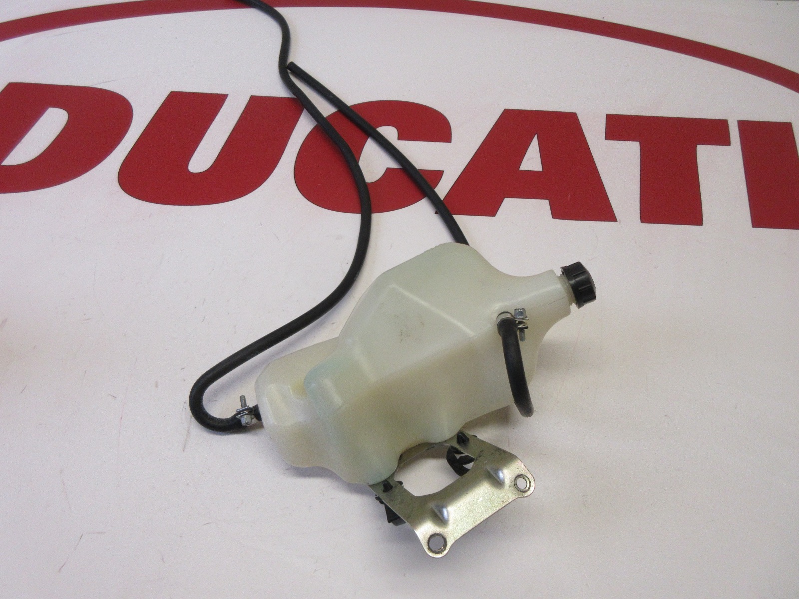 Ducati coolant water tank reservoir & cap 1198 1098 848 58510572A