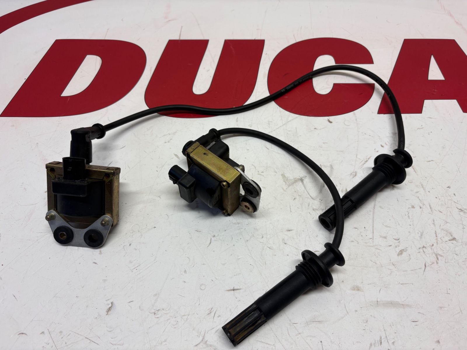 Ducati 748 916 996 28540031A pair of ignition coils coil & leads