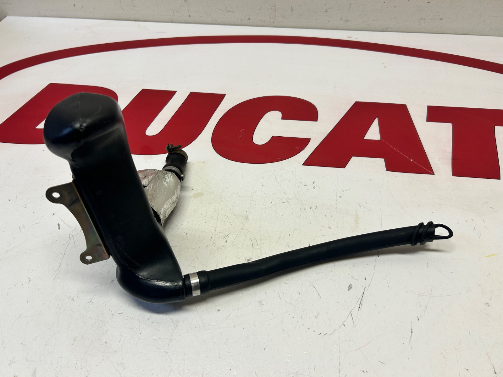 Ducati 748 916 996 oil breather vent tank bottle 58510171A
