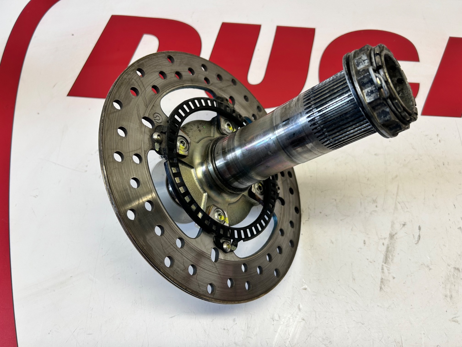 Ducati rear spindle axle Multistrada 1200 Diavel 1199 1299 disc phonic 819Z0011A