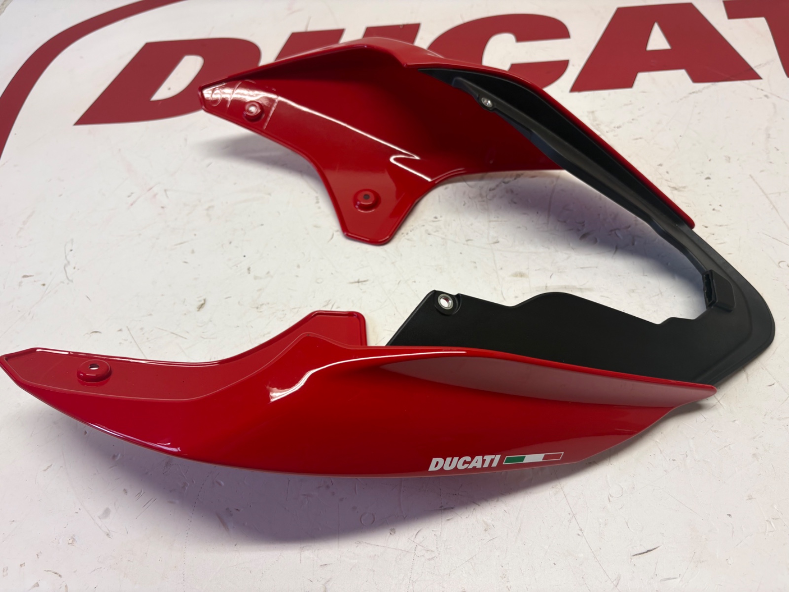 Ducati rear seat fairing Streetfighter Panigale V4 V2 Red 482P2471AA 482P2461AA
