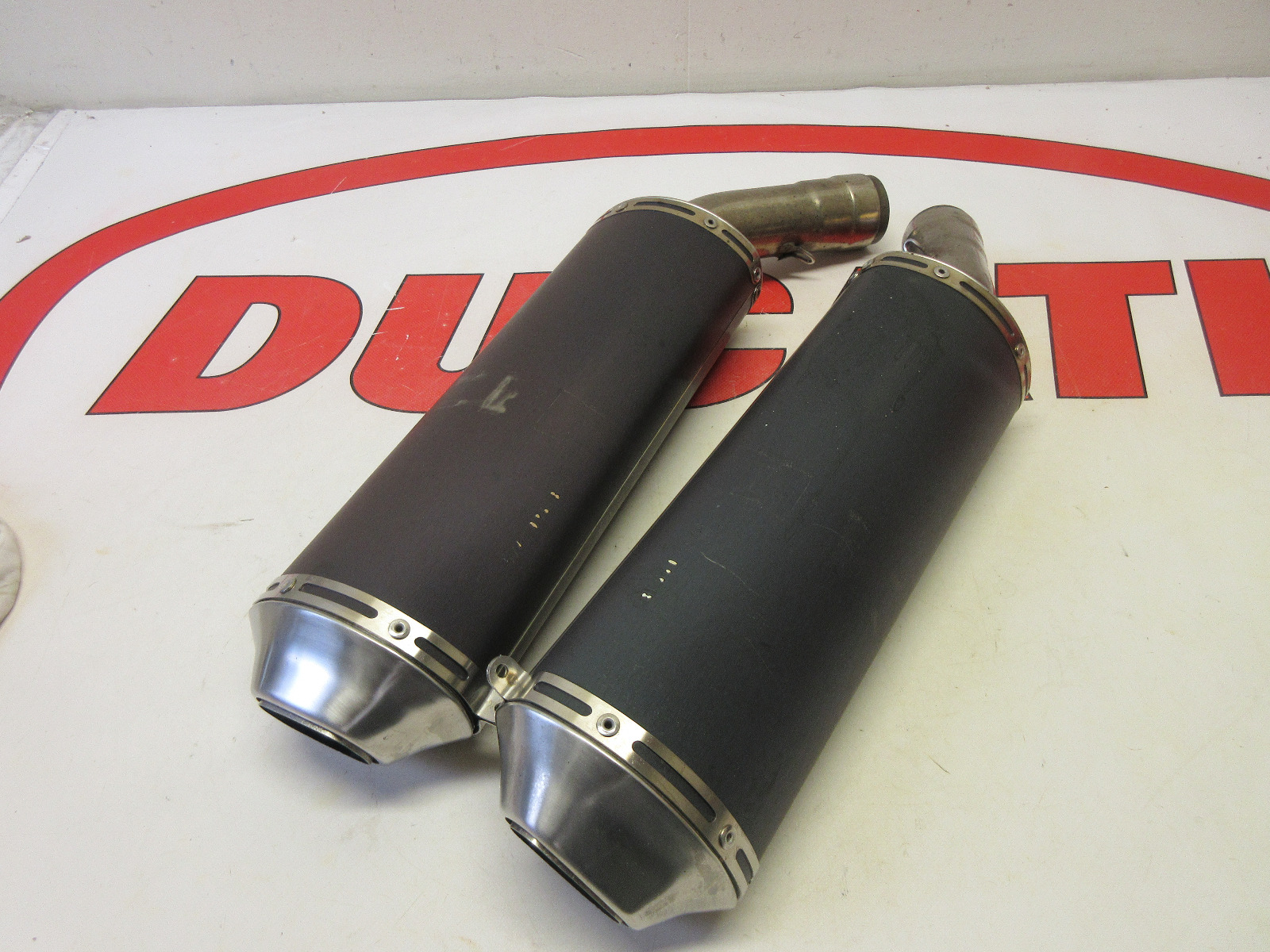 Ducati exhaust silencers mufflers 848 1098 1198