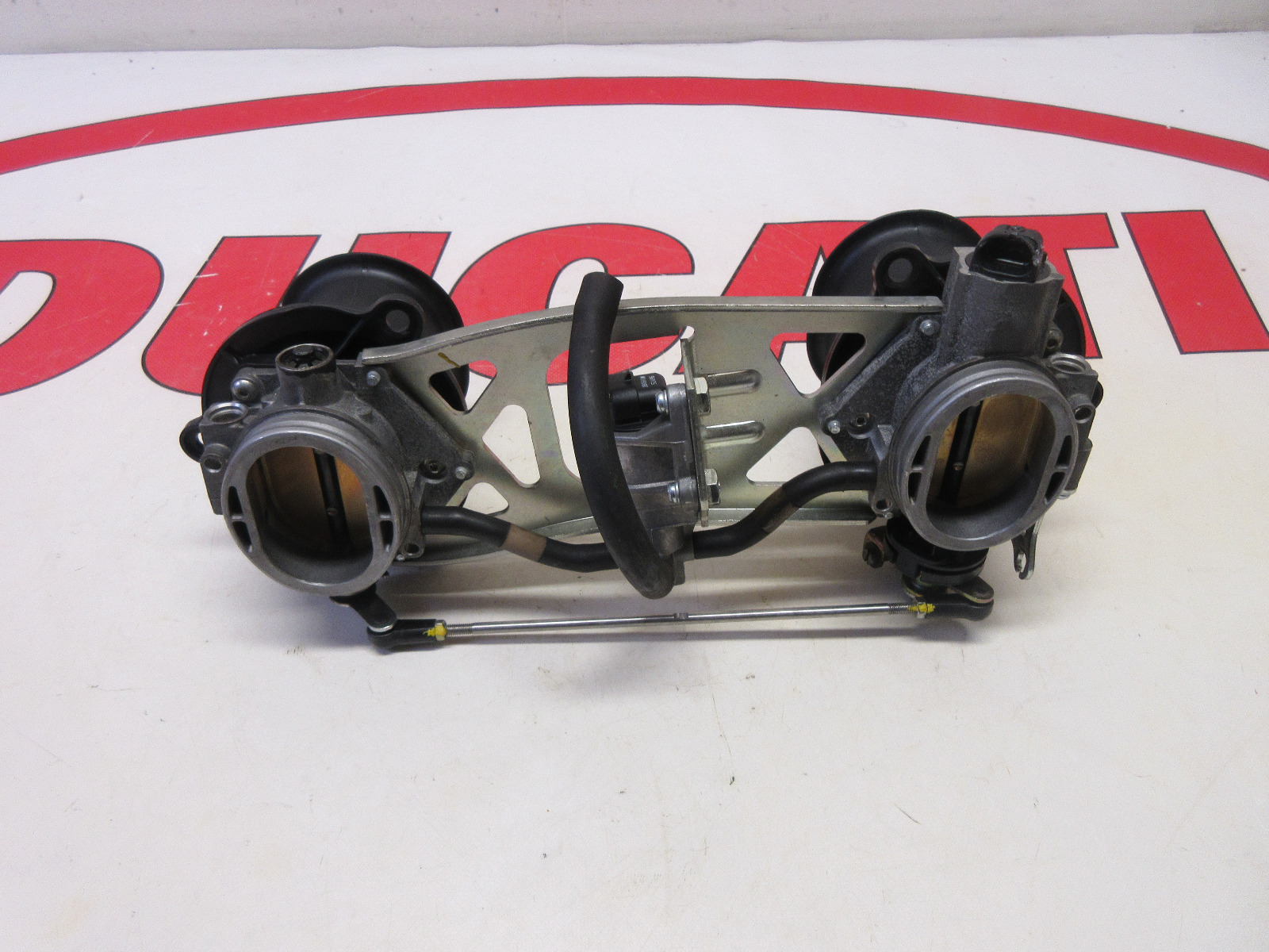 28240101A ドゥカティ純正 THROTTLE BODY JP店 28240101A ドゥカティ純正 THROTTLE BODY JP店 Ducati double injector