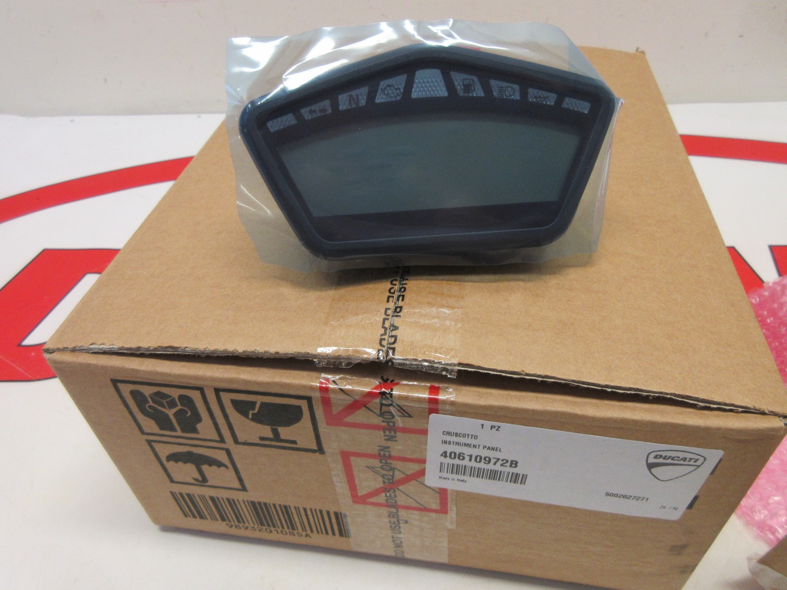 Ducati intrument panel dash speedo Streetfighter 848 1098S 40610972B NEW