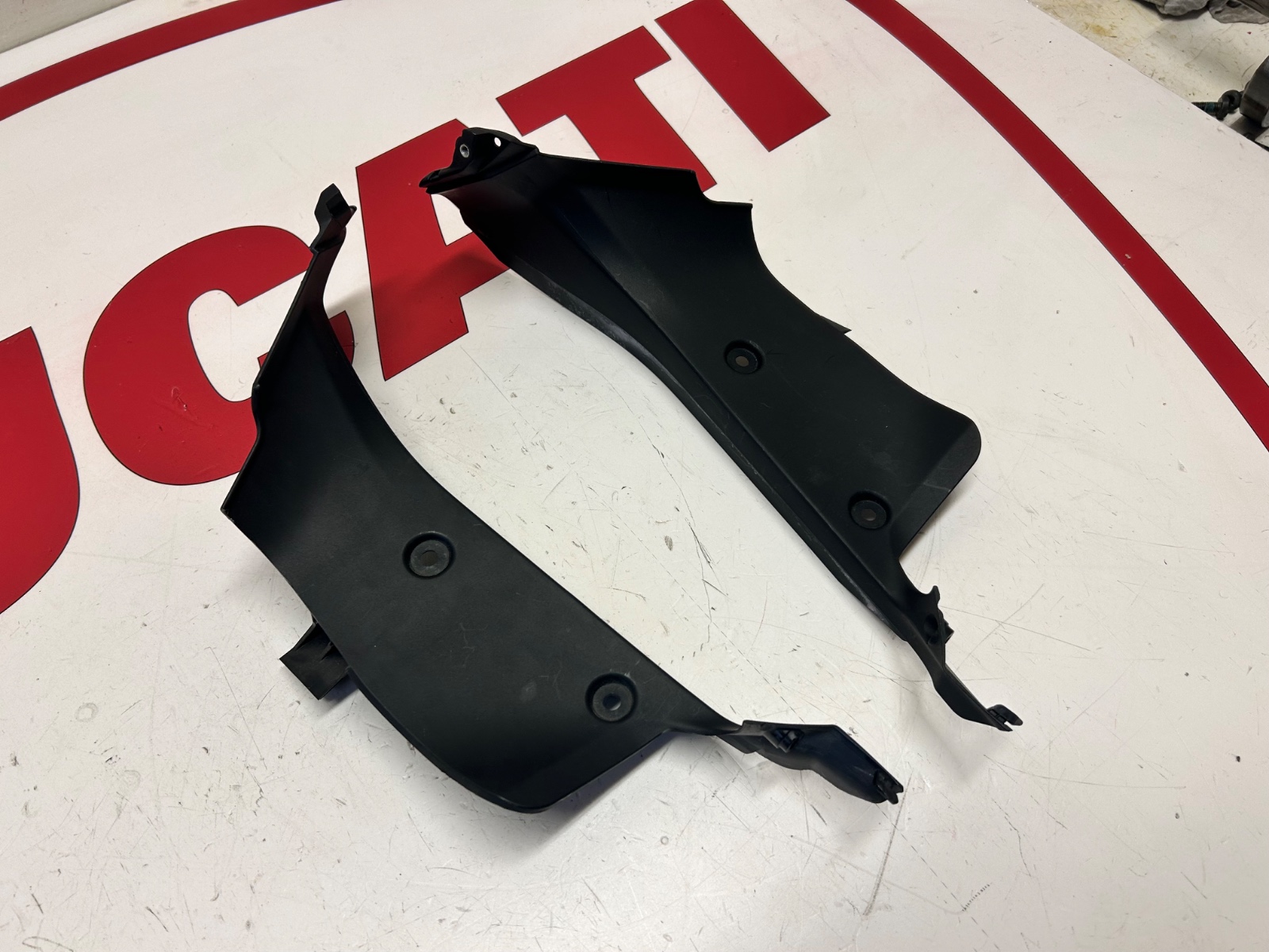 Ducati Panigale V2 Right & Left Inner Fairing Cover Panel 4601H651AA 4601H641AA