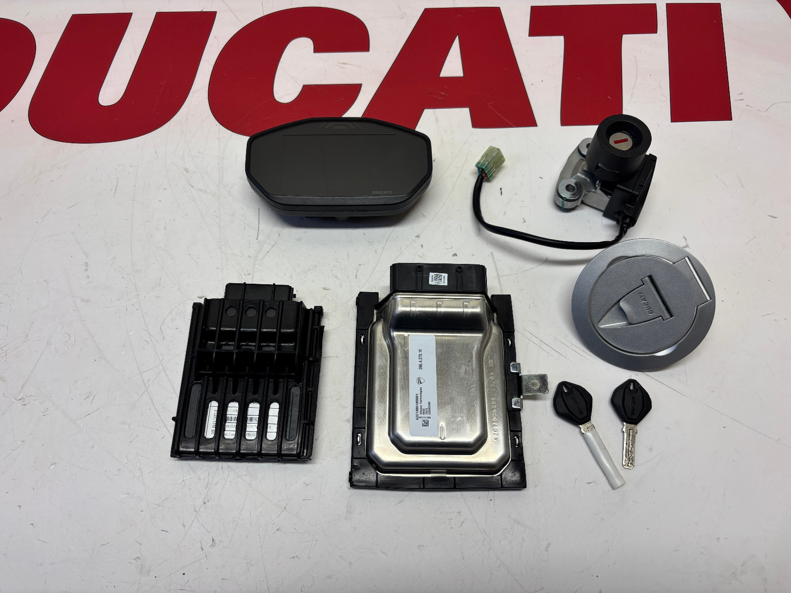 Ducati lock set Speedo ecu keys Panigale V2 2023 40611777A