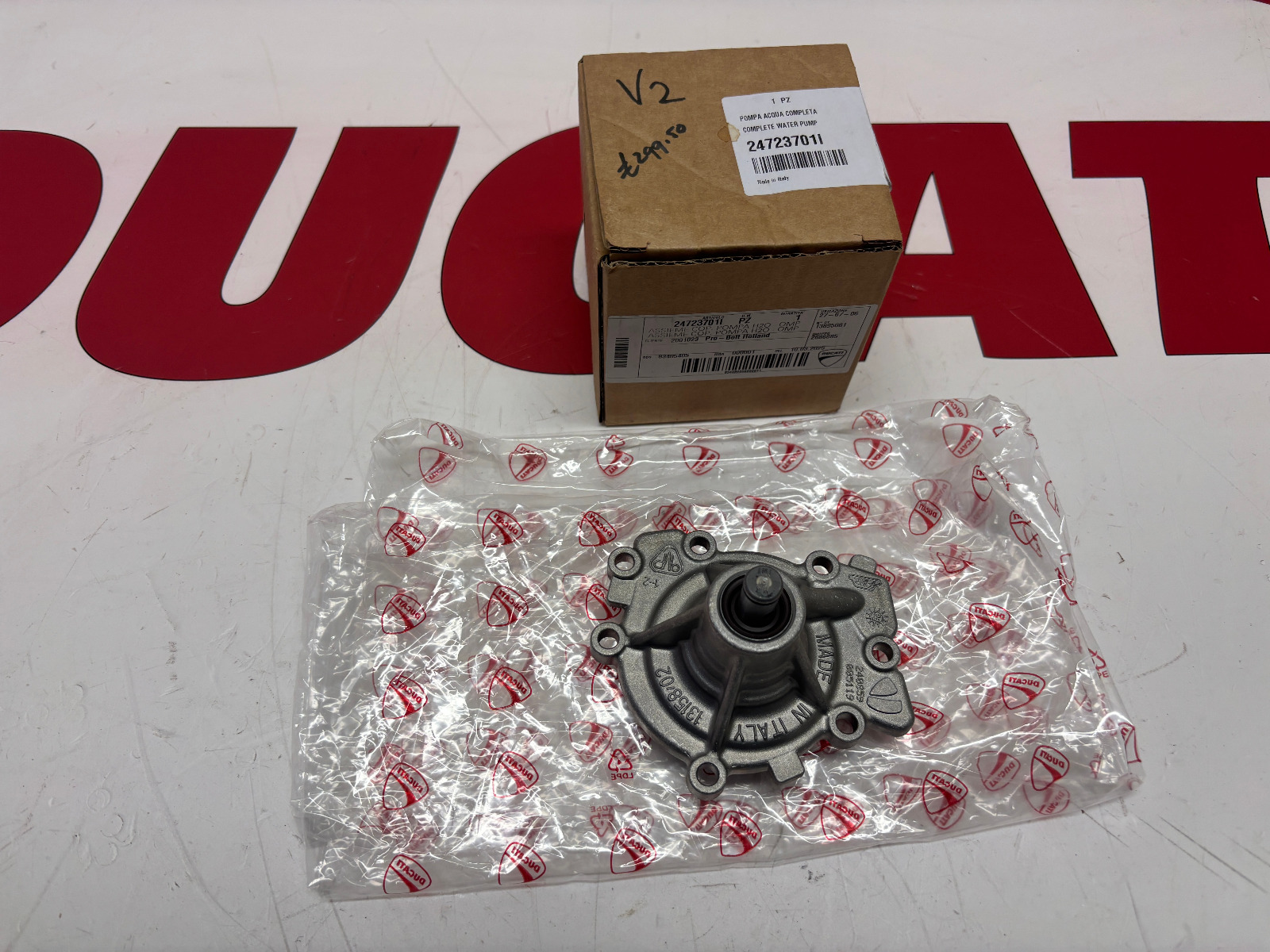 Ducati Complete water pump Panigale 899 959 v2 1199 1299 24723701I