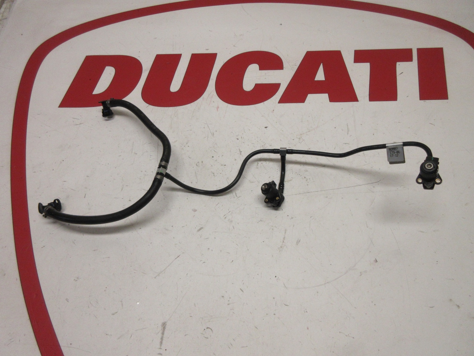 Ducati fuel lines pipe set & injectors SBK 848 1098 1198 SF 848 1100 59020254A