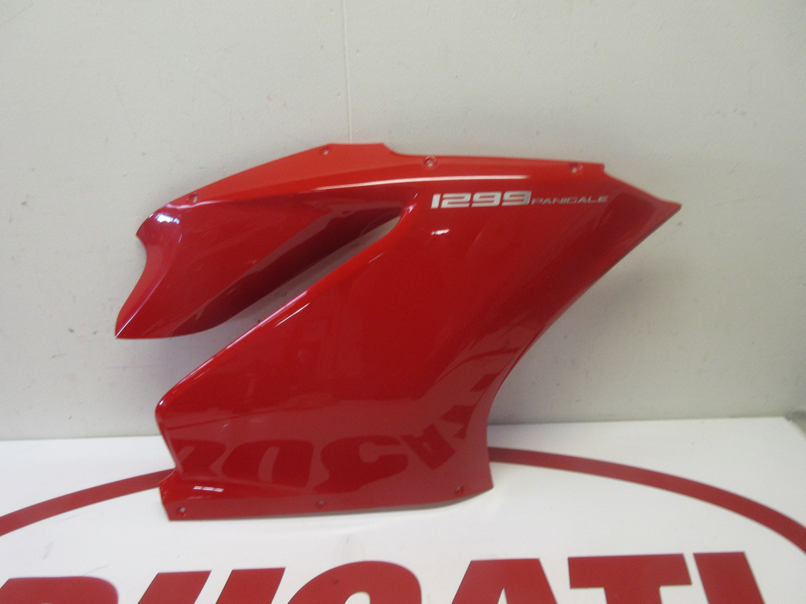 Ducati right upper fairing panel red Panigale 1299 48017142AA