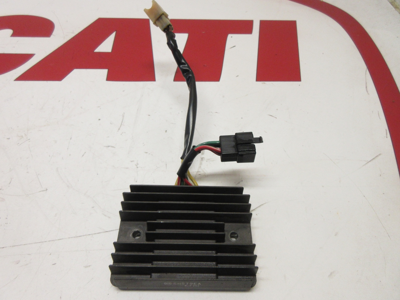 Ducati regulator rectifier Streetfighter 749 999 848 1098 1198 54040191A