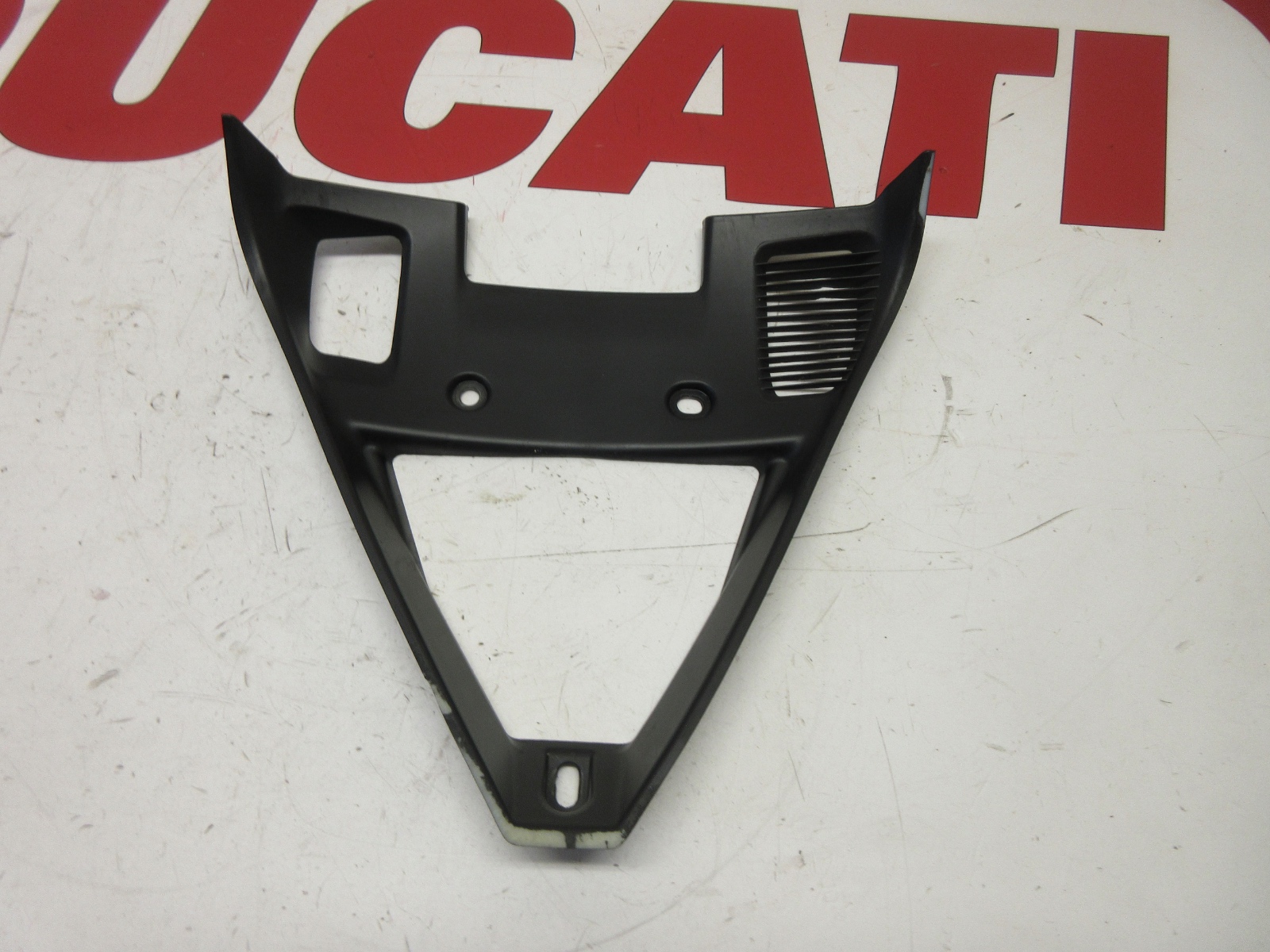 Ducati black air manifold radiator v piece 848 1098 1198 superbike 48410601AG