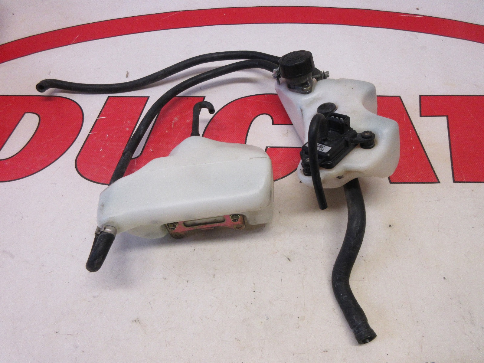 Ducati coolant water tank reservoirs 748 916 996 58510111A 58510122A