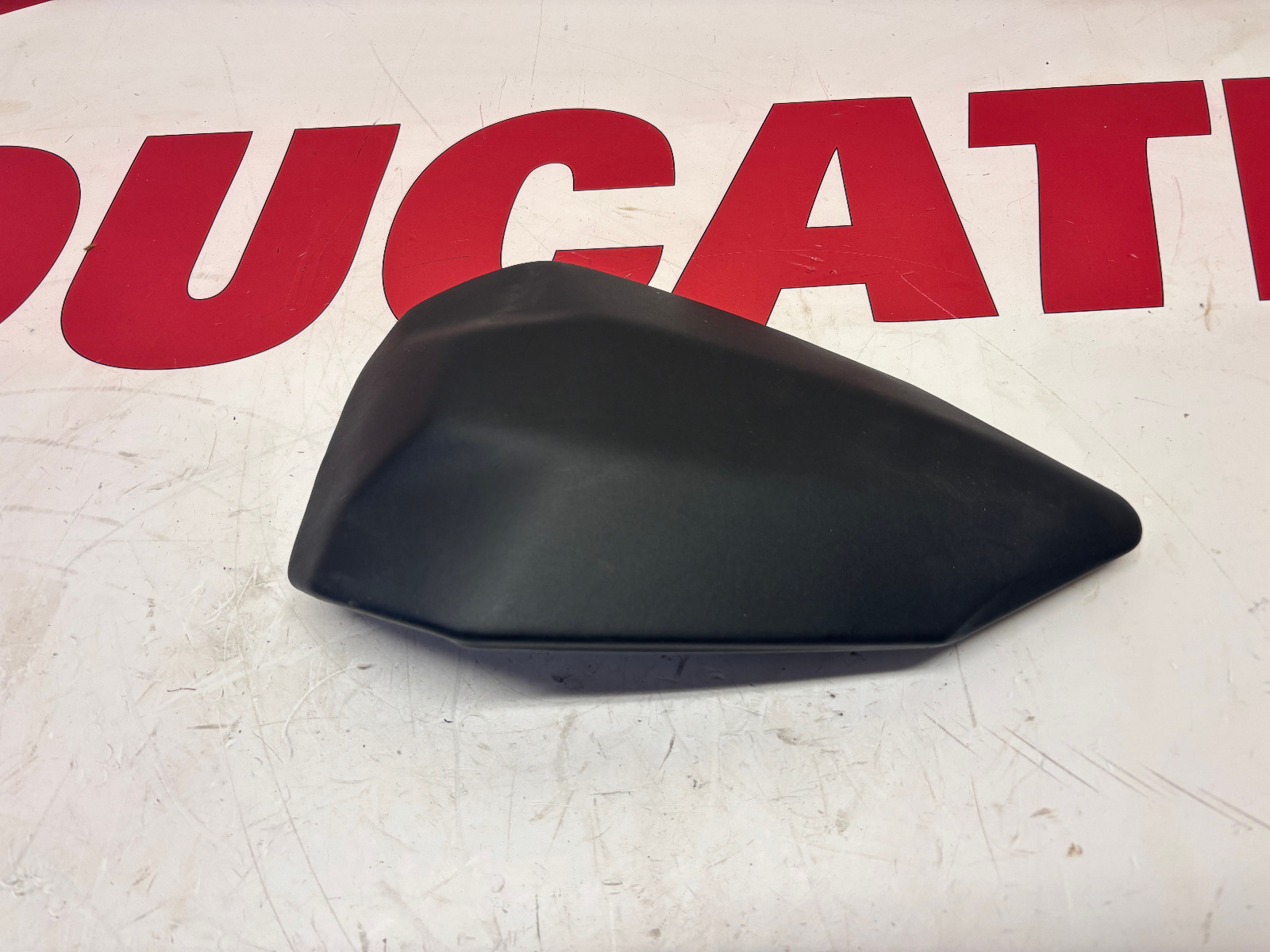 Ducati passenger seat Panigale 899 1199 59521091A