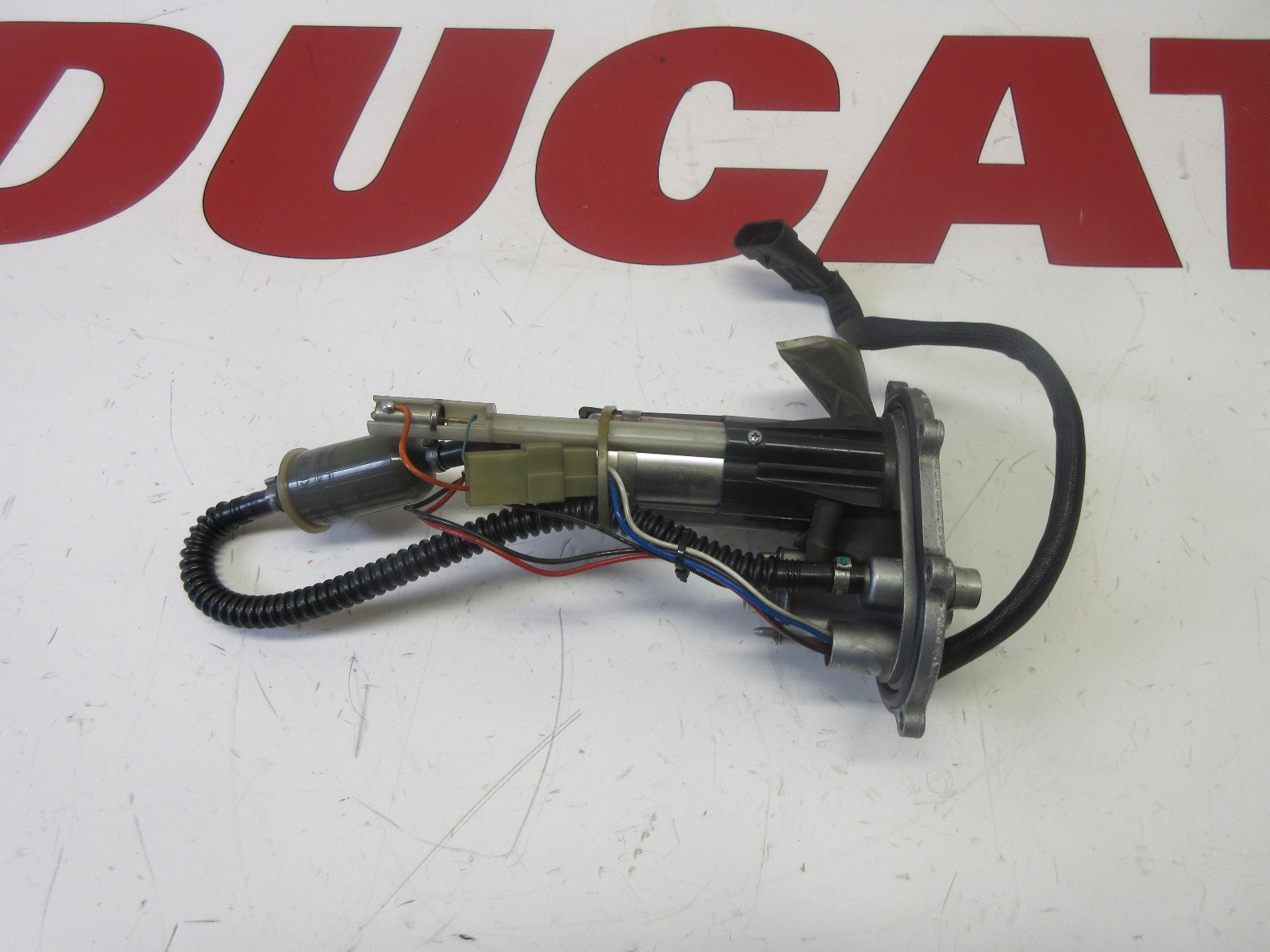 Ducati fuel petrol gas pump unit Monster 1100 796 696 16023791A 16023791B