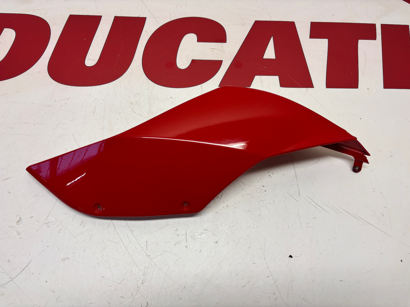 Ducati left seat fairing panel cover red 899 1199 48211661AA