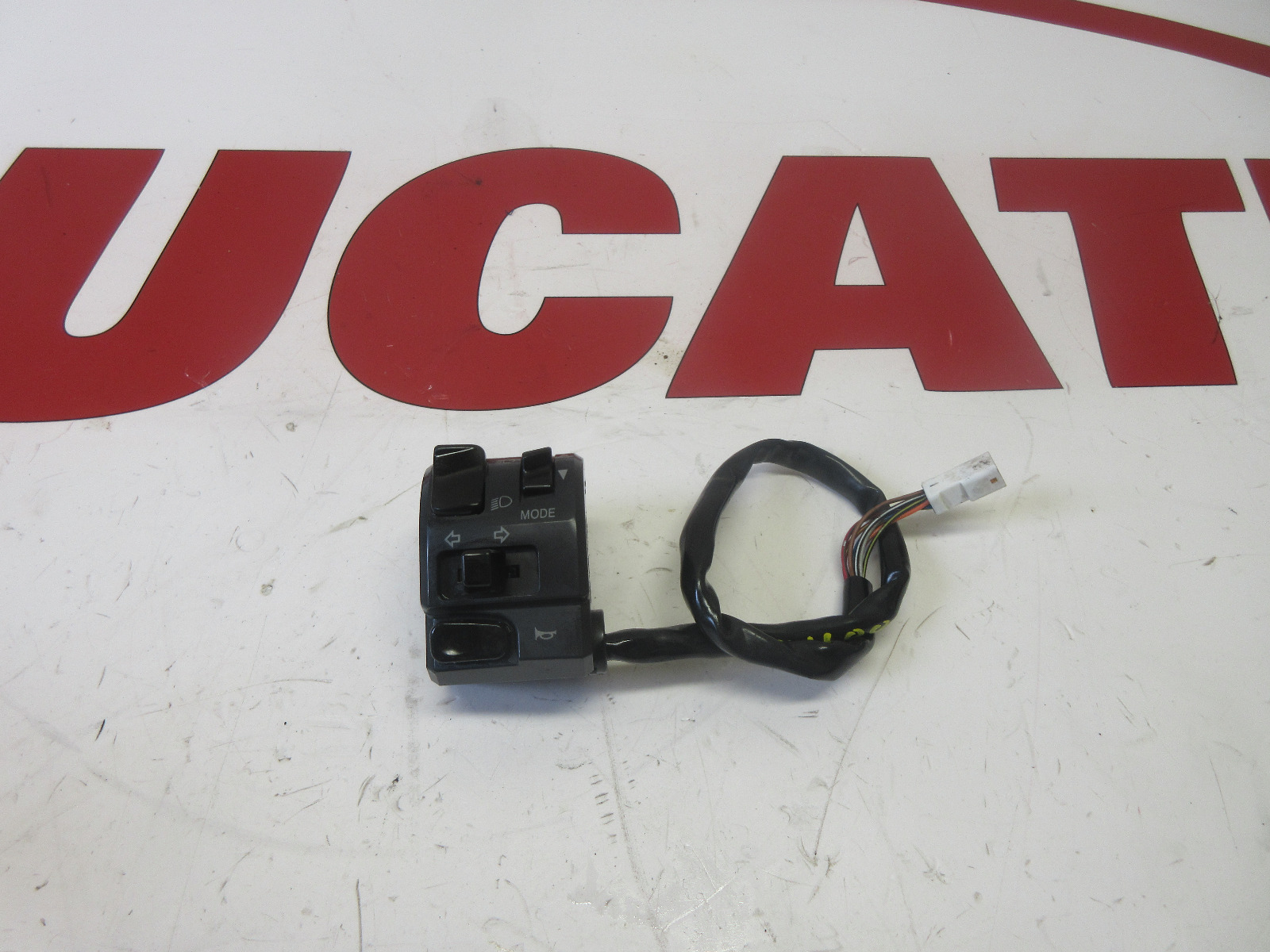 Ducati left handlebar switch Monster 795 796 1100 65110101A