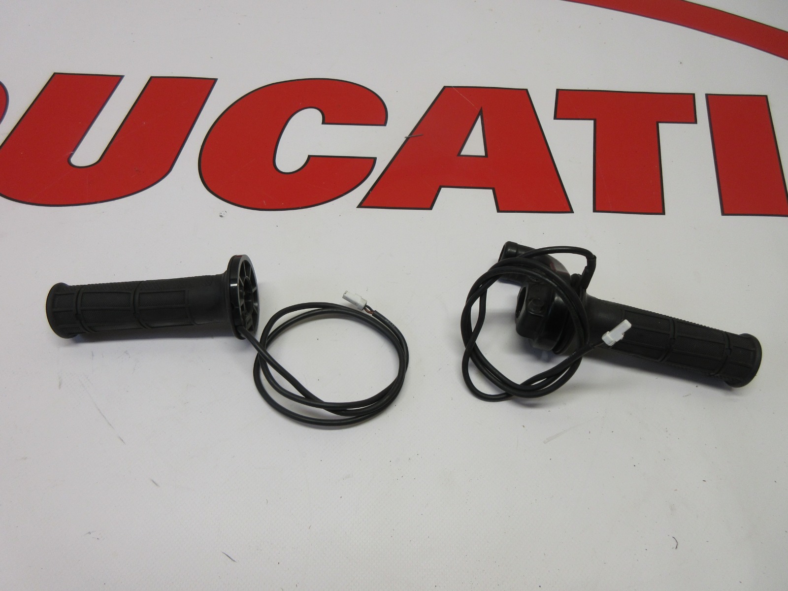 Ducati heated grips set Multistrada 1200 1200S 96676712B grip set