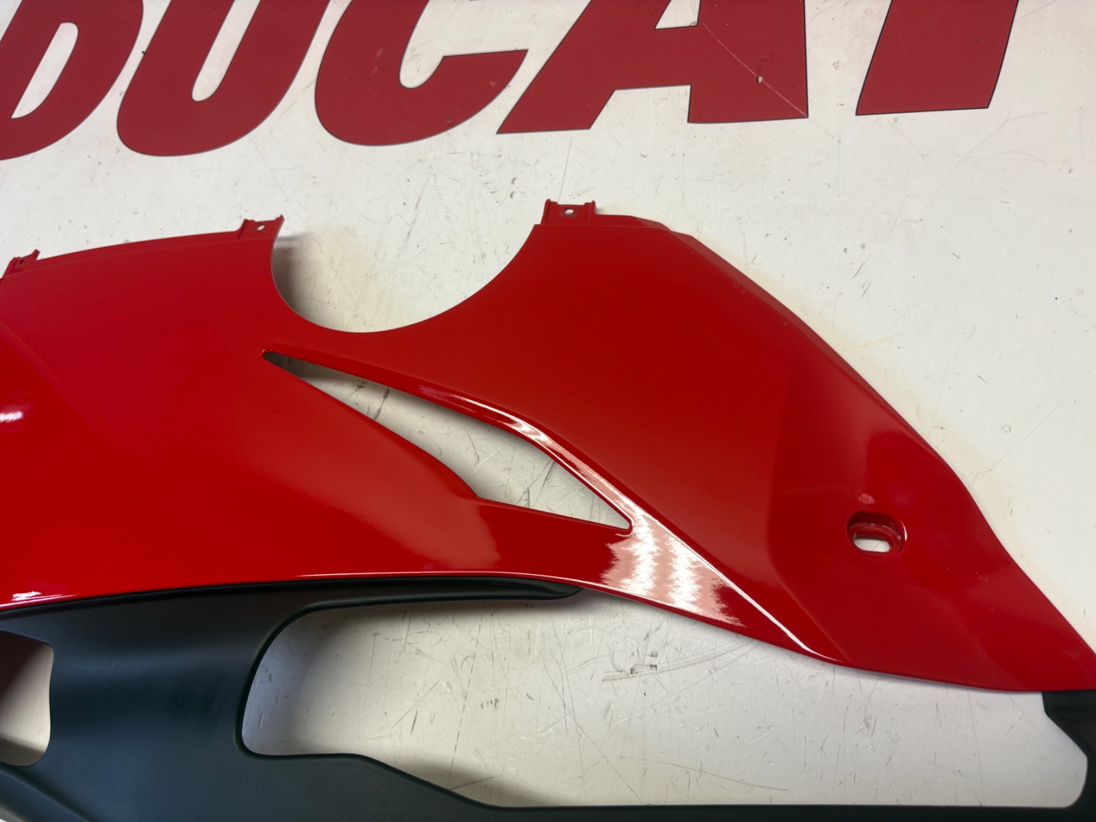 Ducati left lower fairing red Panigale V4 & Panigale V4S 48019275BA