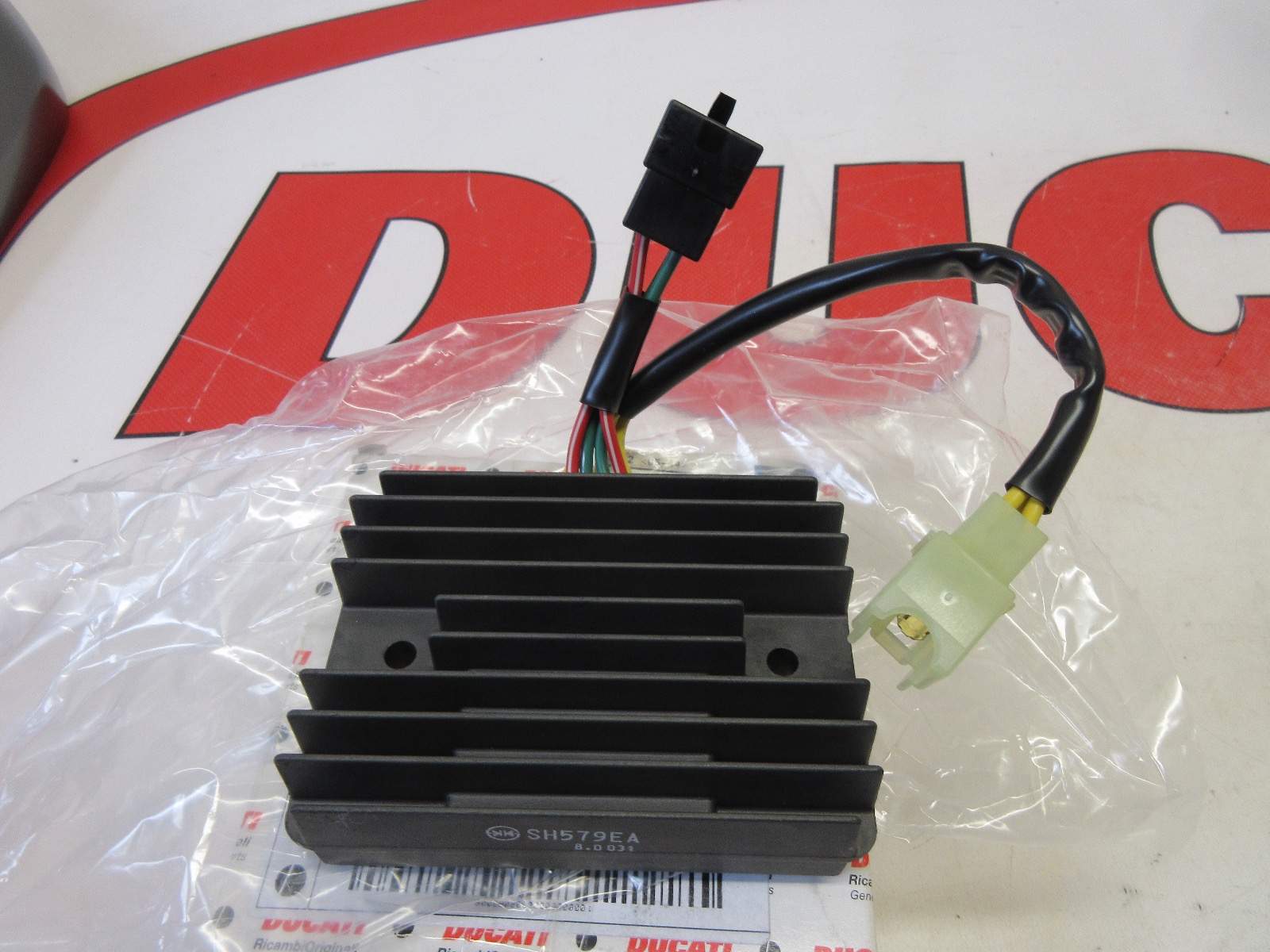 Ducati rectifier regulator Streetfighter 749 999 848 1098 1198 54040191A