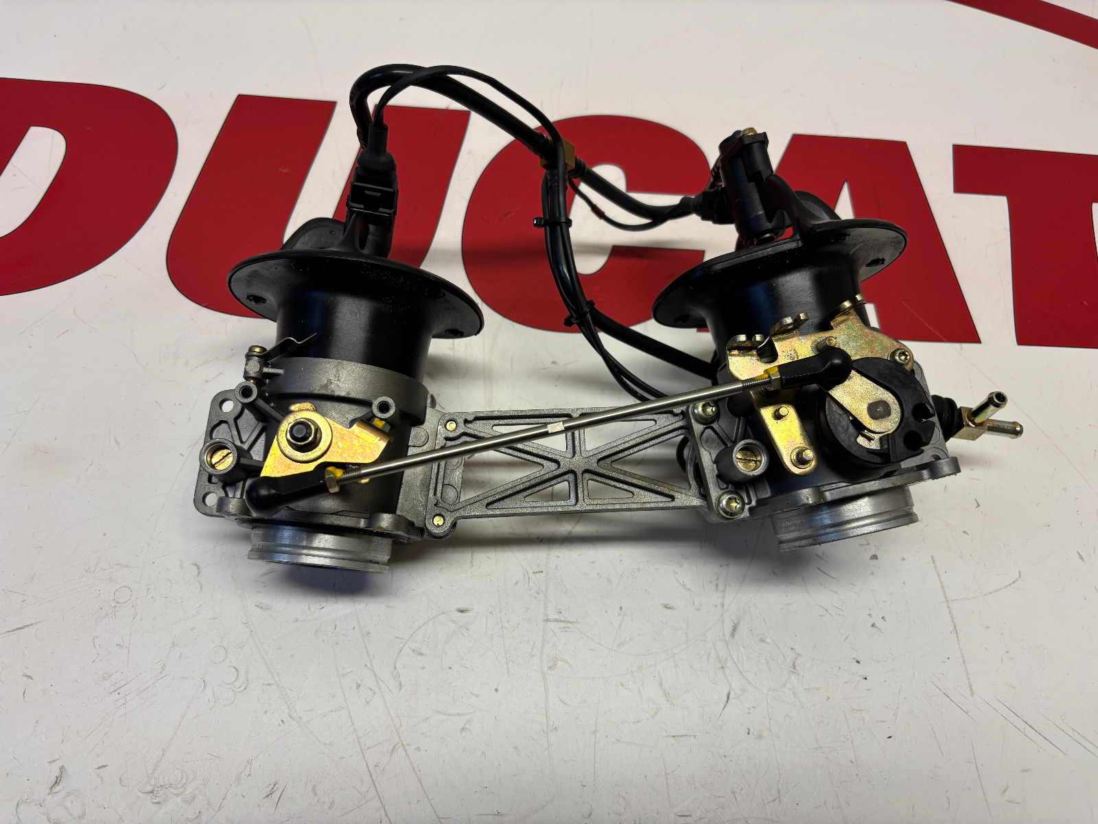 Ducati trottle bodies injection 749 999 28240541A