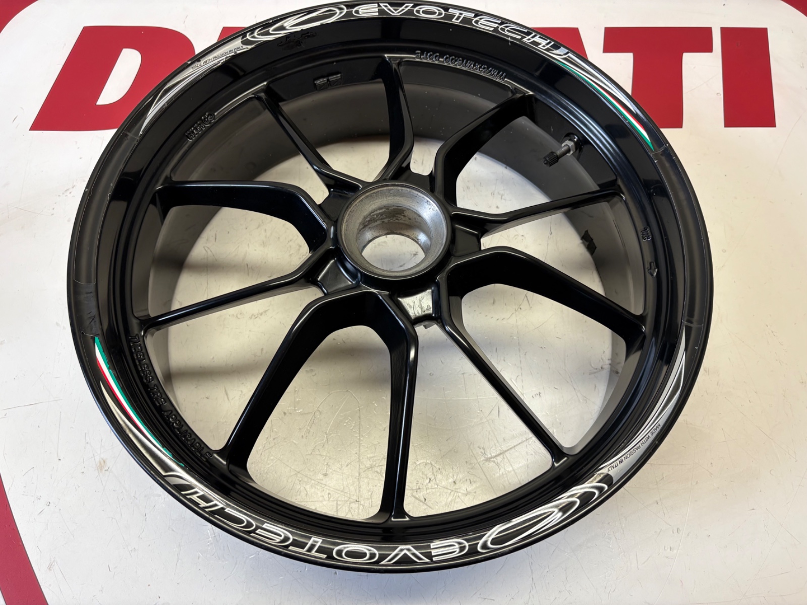 Ducati rear wheel rim Black Multistrada 1200 1200S Evotech striping 50211272AT